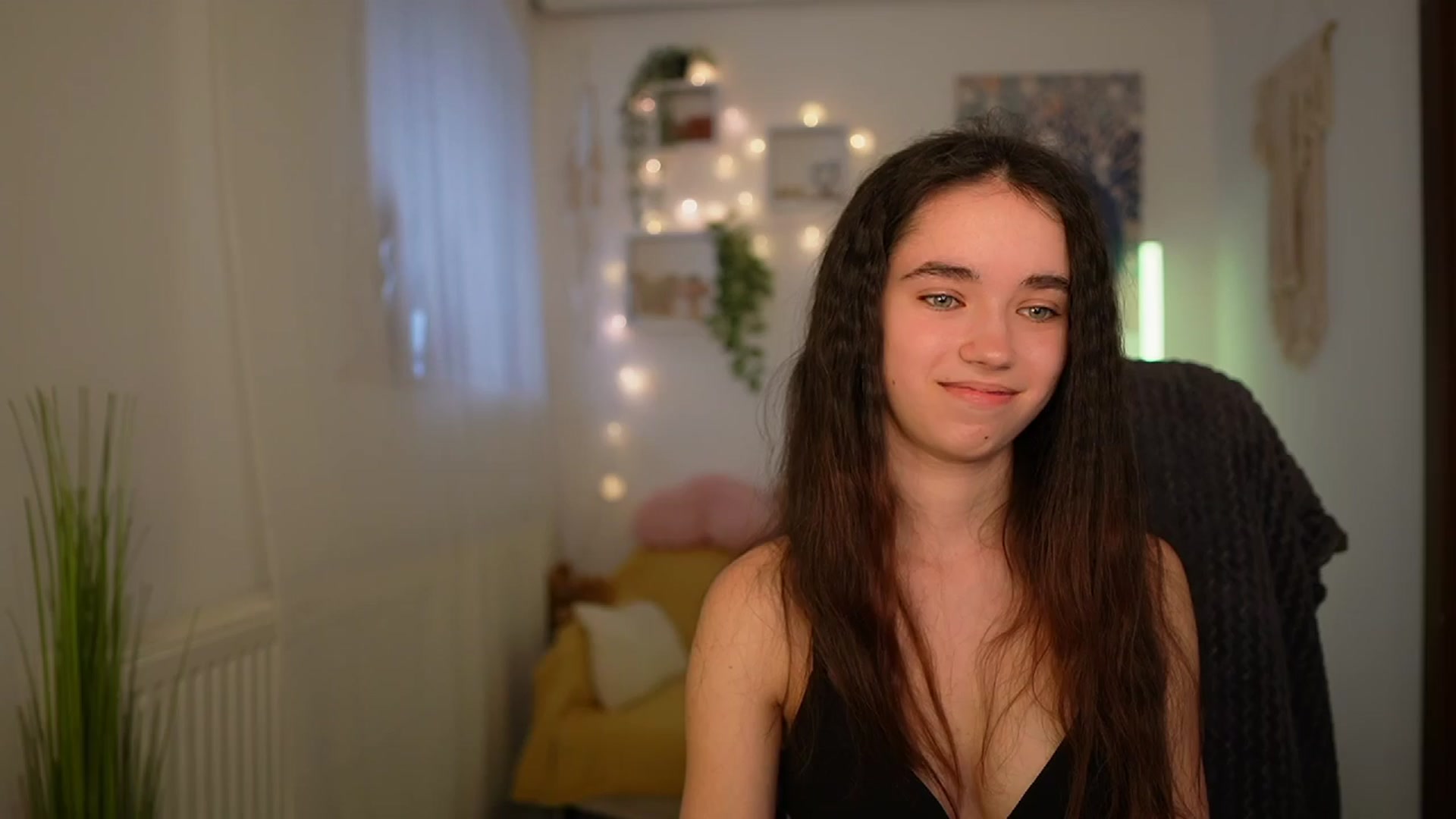 Gallery image thumbnail from Gia_Paige18's myfreecams stream on, 04/10/2024, 12:07 image 7 of 20