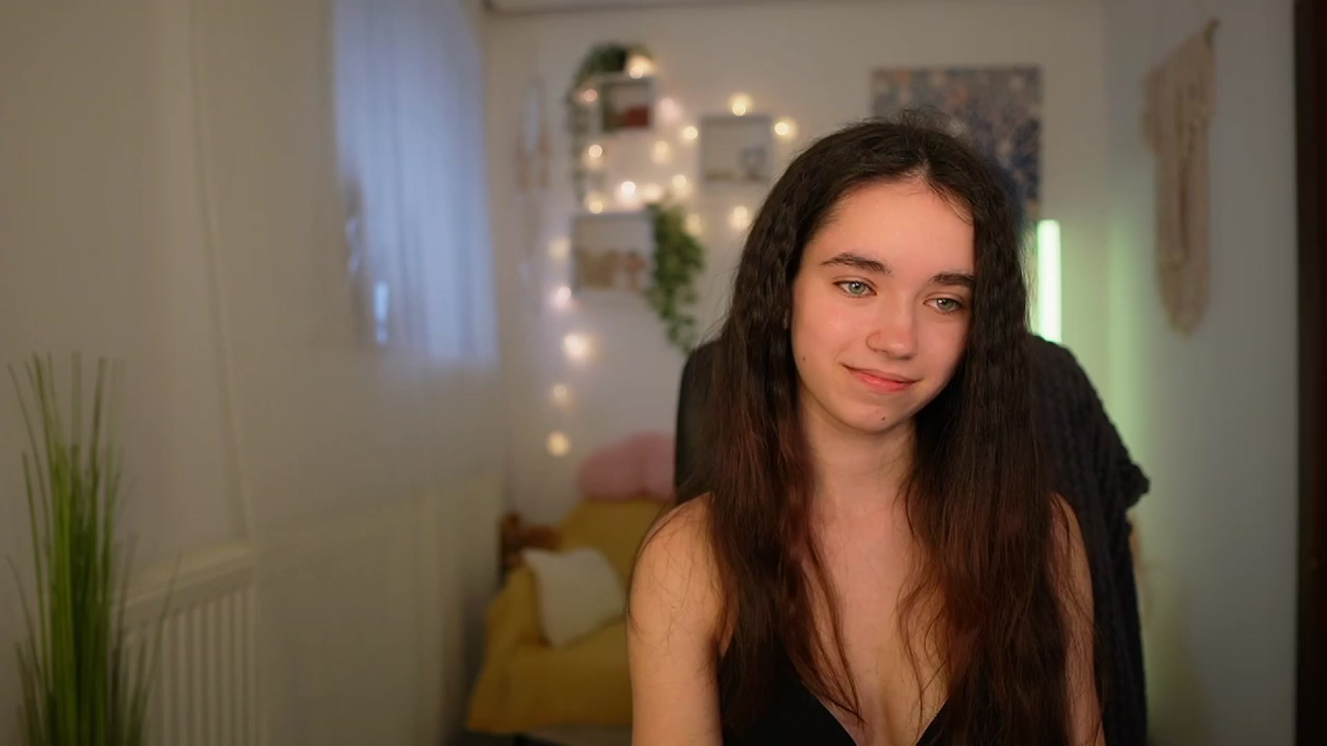 Gallery image thumbnail from Gia_Paige18's myfreecams stream on, 04/10/2024, 12:07 image 5 of 20