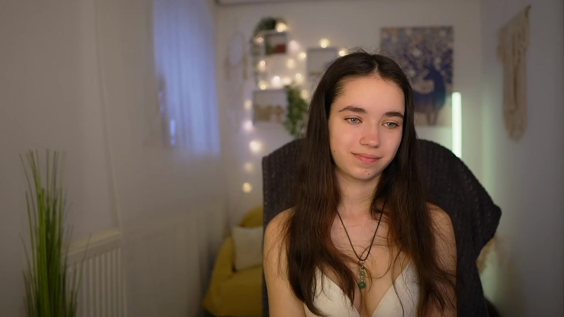 Gallery image thumbnail from Gia_Paige18's myfreecams stream on, 04/15/2024, 09:04 image 17 of 20