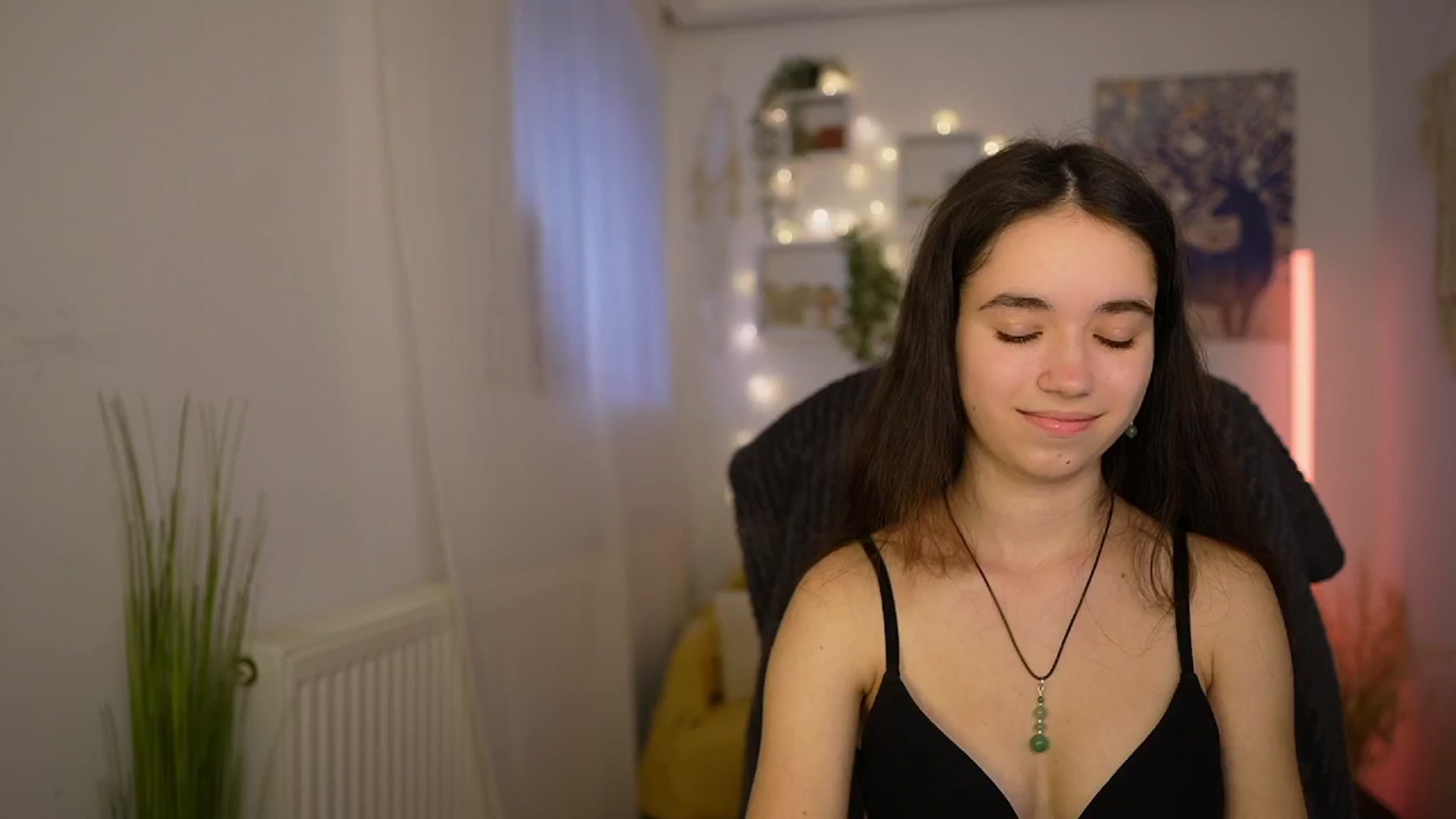 Gallery image thumbnail from Gia_Paige18's myfreecams stream on, 04/18/2024, 12:42 image 13 of 20