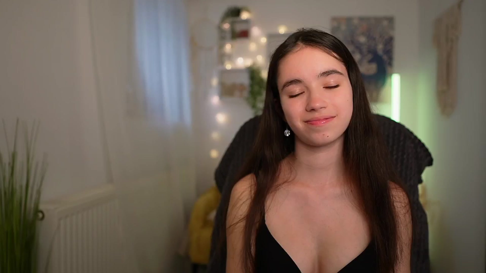 Gallery image thumbnail from Gia_Paige18's myfreecams stream on, 04/28/2024, 12:39 image 20 of 20