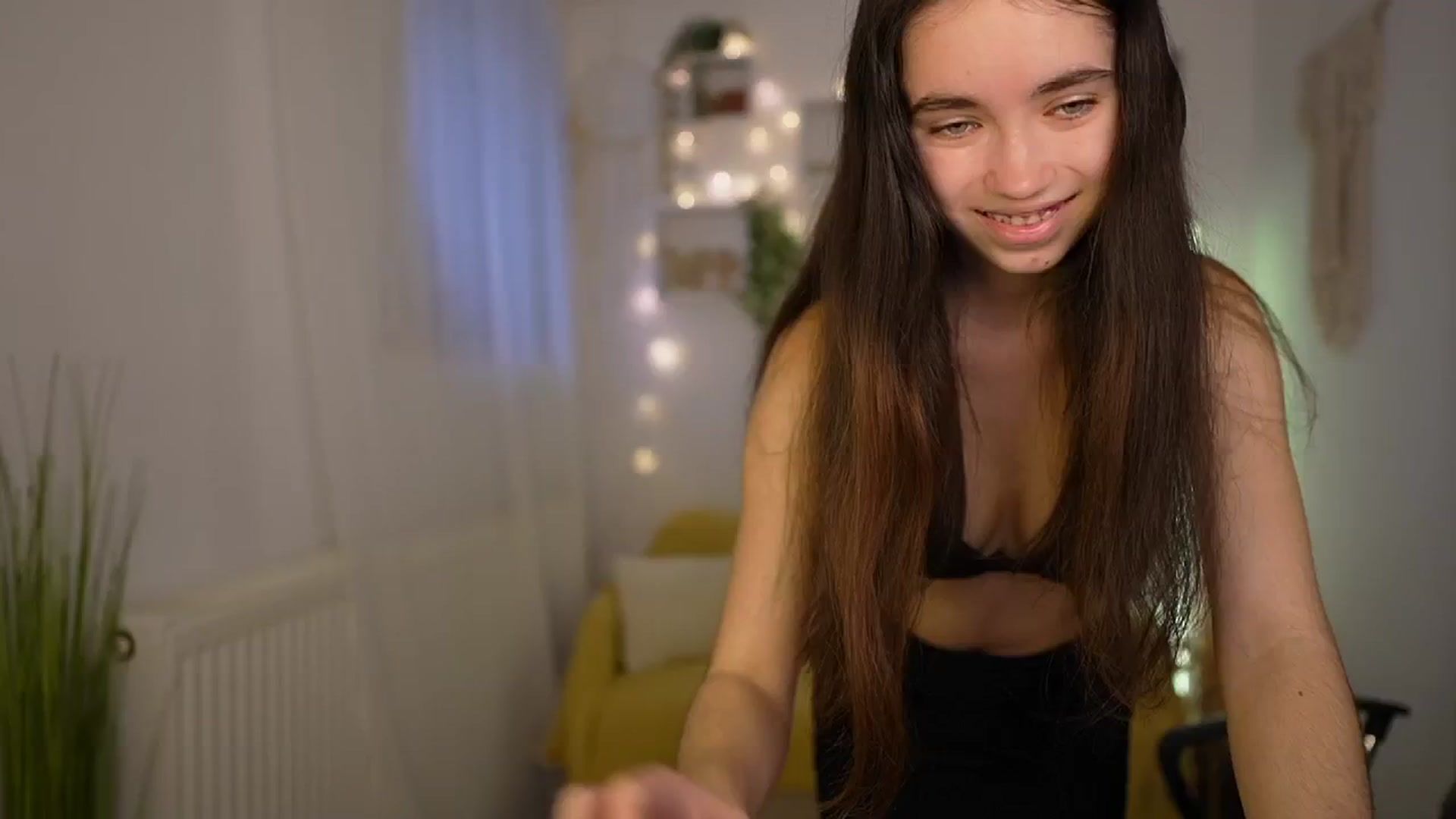 Gallery image thumbnail from Gia_Paige18's myfreecams stream on, 04/29/2024, 09:03 image 10 of 20