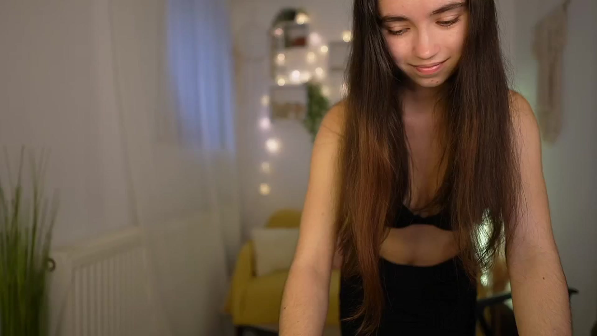 Gallery image thumbnail from Gia_Paige18's myfreecams stream on, 04/29/2024, 09:03 image 15 of 20