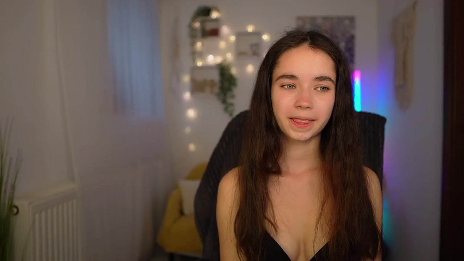 Gallery image thumbnail from Gia_Paige18's myfreecams stream on, 05/06/2024, 12:58 image 11 of 20