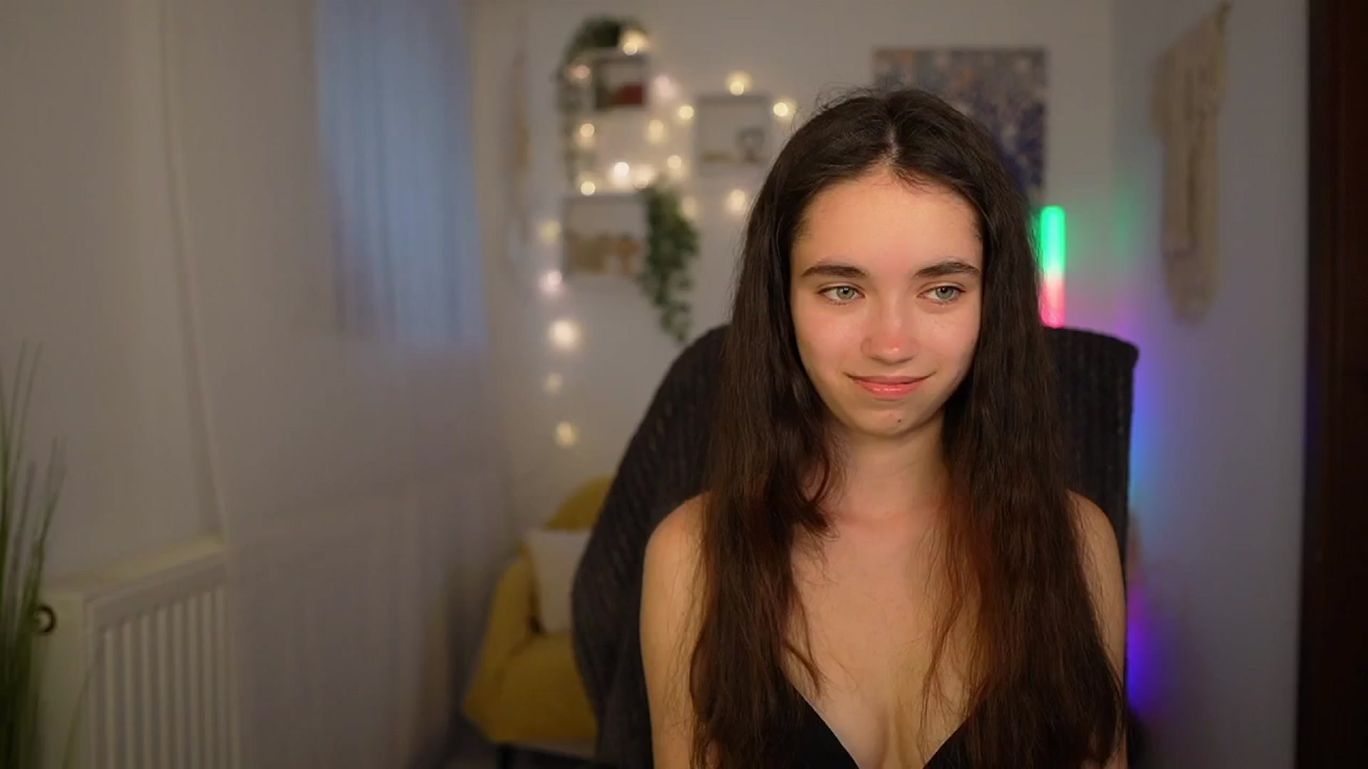 Gallery image thumbnail from Gia_Paige18's myfreecams stream on, 05/06/2024, 12:58 image 13 of 20