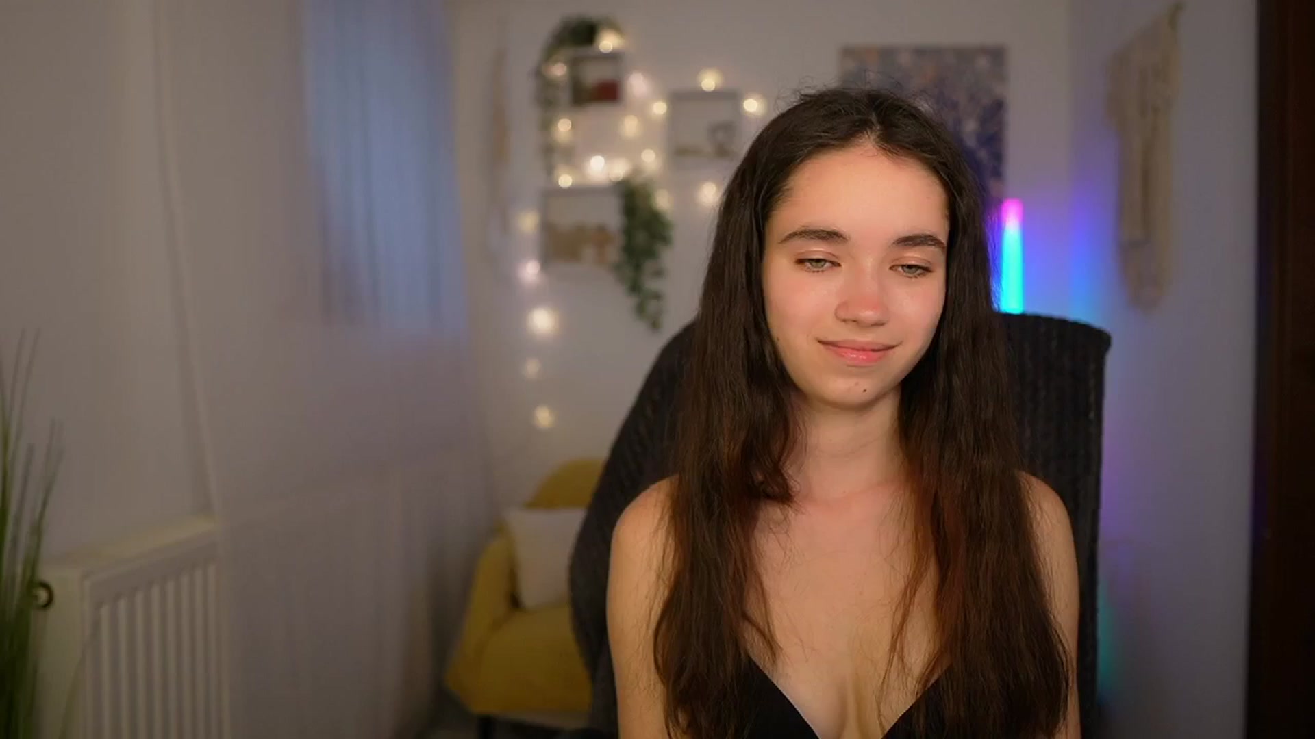 Gallery image thumbnail from Gia_Paige18's myfreecams stream on, 05/06/2024, 12:58 image 15 of 20