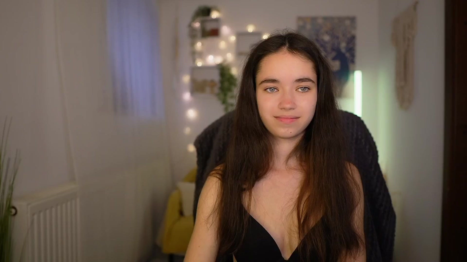Gallery image thumbnail from Gia_Paige18's myfreecams stream on, 05/07/2024, 10:35 image 10 of 20