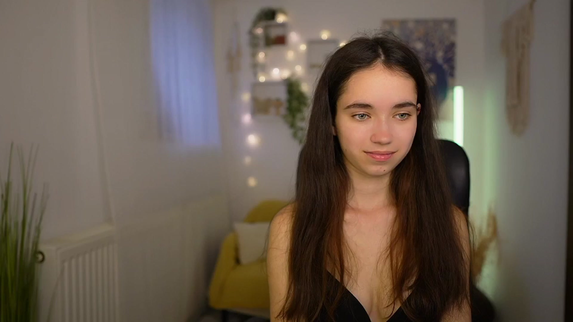 Gallery image thumbnail from Gia_Paige18's myfreecams stream on, 05/08/2024, 12:04 image 17 of 20