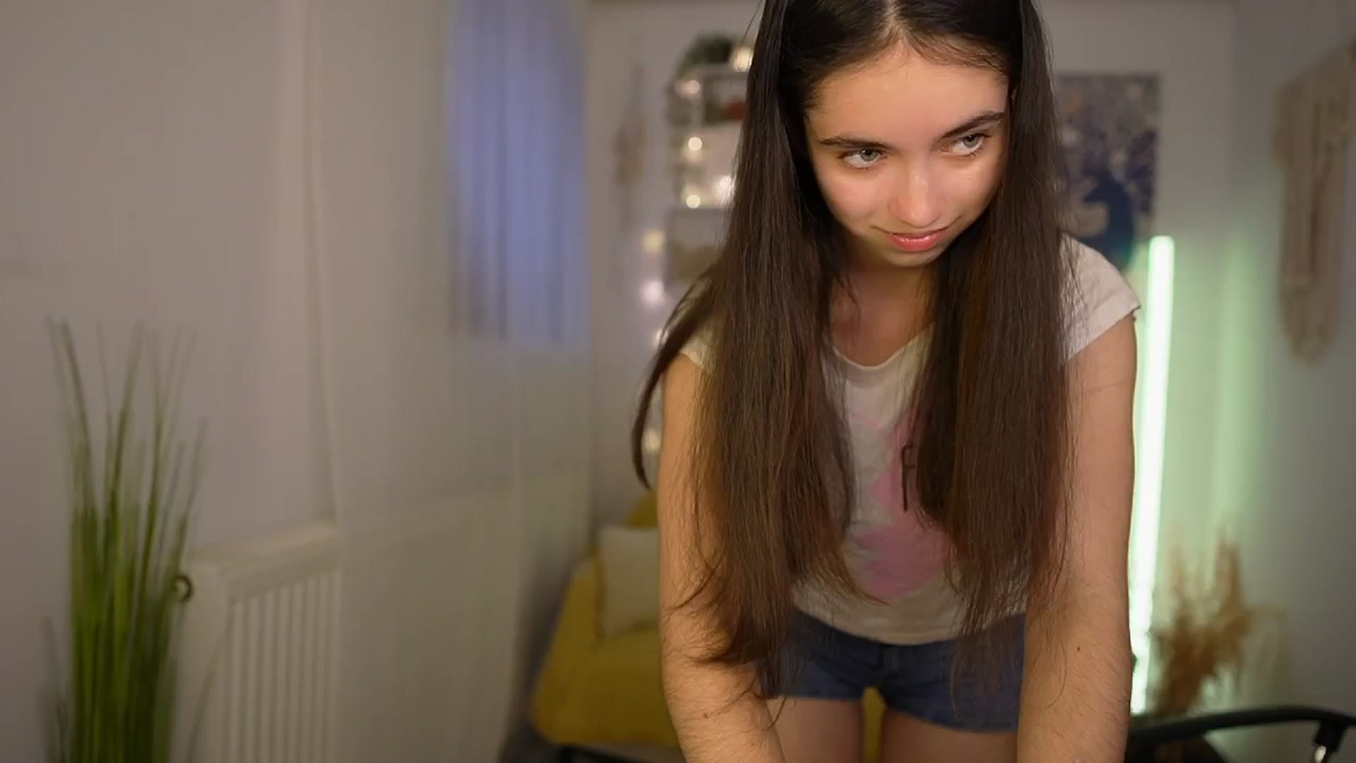 Gallery image thumbnail from Gia_Paige18's myfreecams stream on, 05/12/2024, 16:39 image 15 of 20