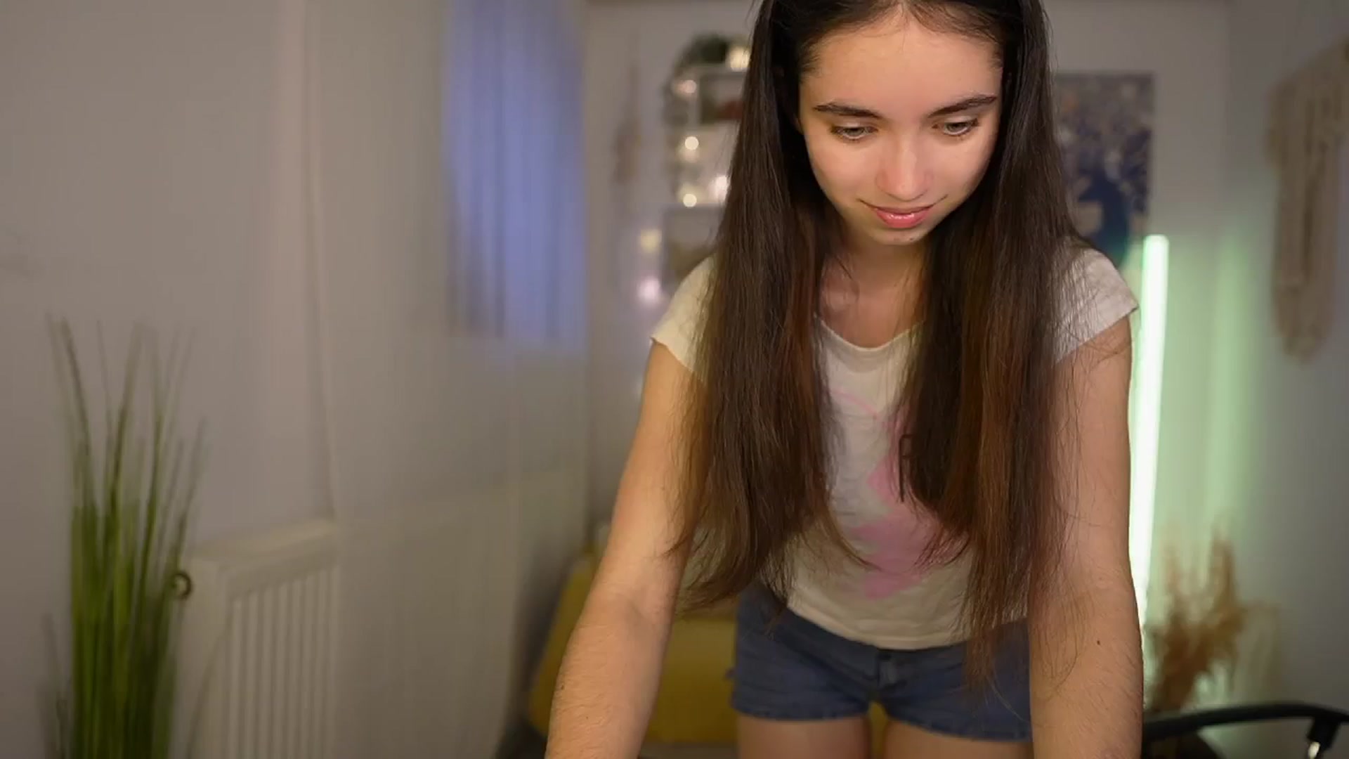 Gallery image thumbnail from Gia_Paige18's myfreecams stream on, 05/12/2024, 16:39 image 9 of 20
