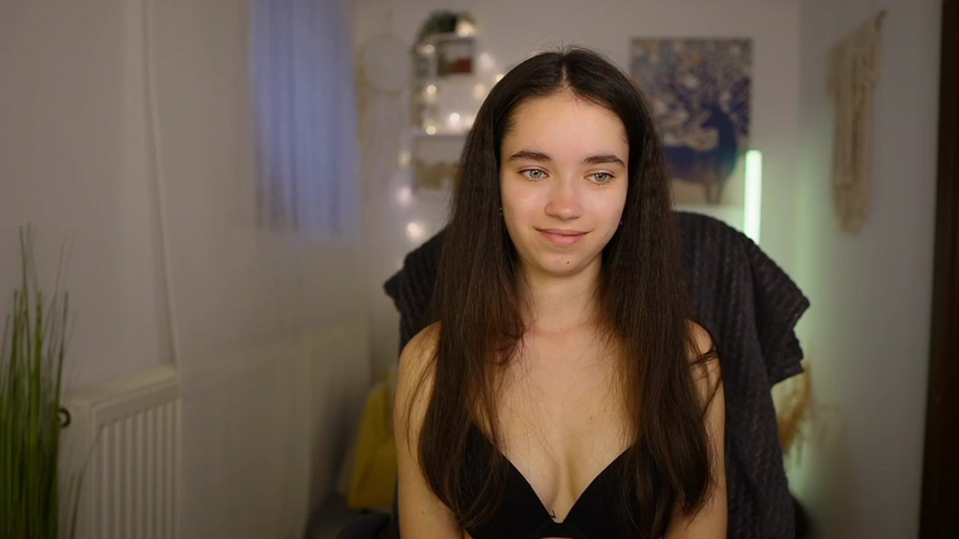 Gallery image thumbnail from Gia_Paige18's myfreecams stream on, 05/14/2024, 11:25 image 6 of 20