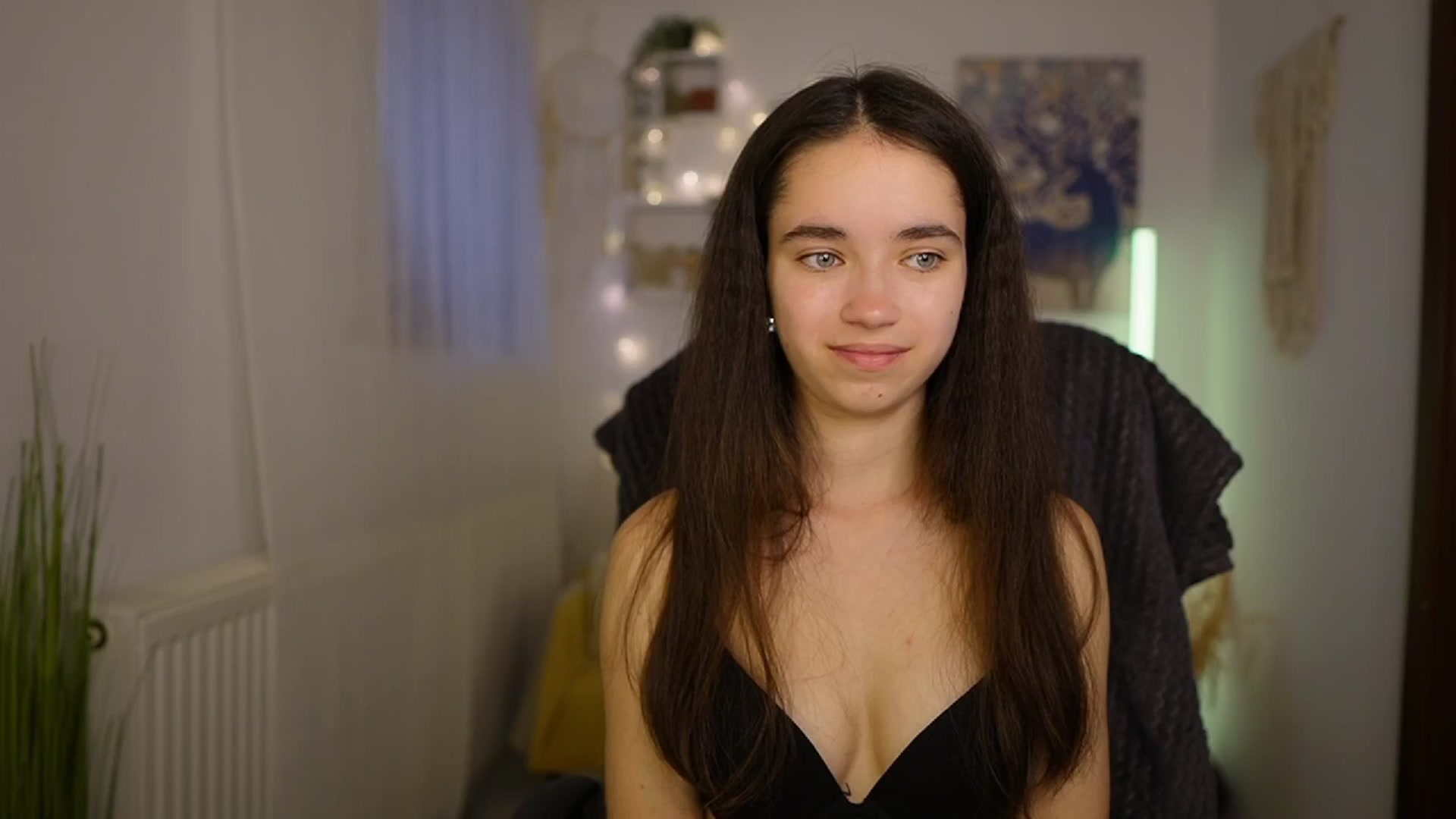 Gallery image thumbnail from Gia_Paige18's myfreecams stream on, 05/14/2024, 11:25 image 16 of 20