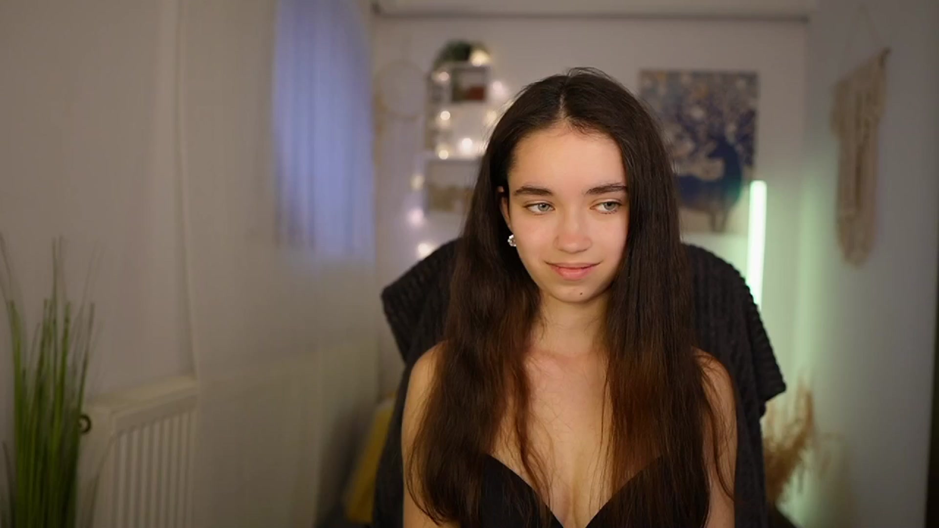Gallery image thumbnail from Gia_Paige18's myfreecams stream on, 05/15/2024, 11:52 image 3 of 20