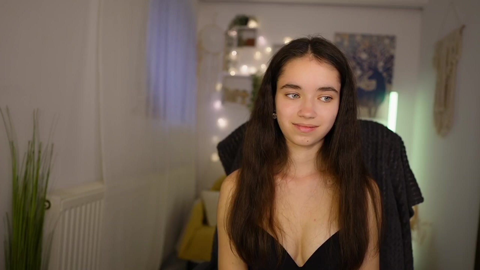 Gallery image thumbnail from Gia_Paige18's myfreecams stream on, 05/15/2024, 12:45 image 15 of 20