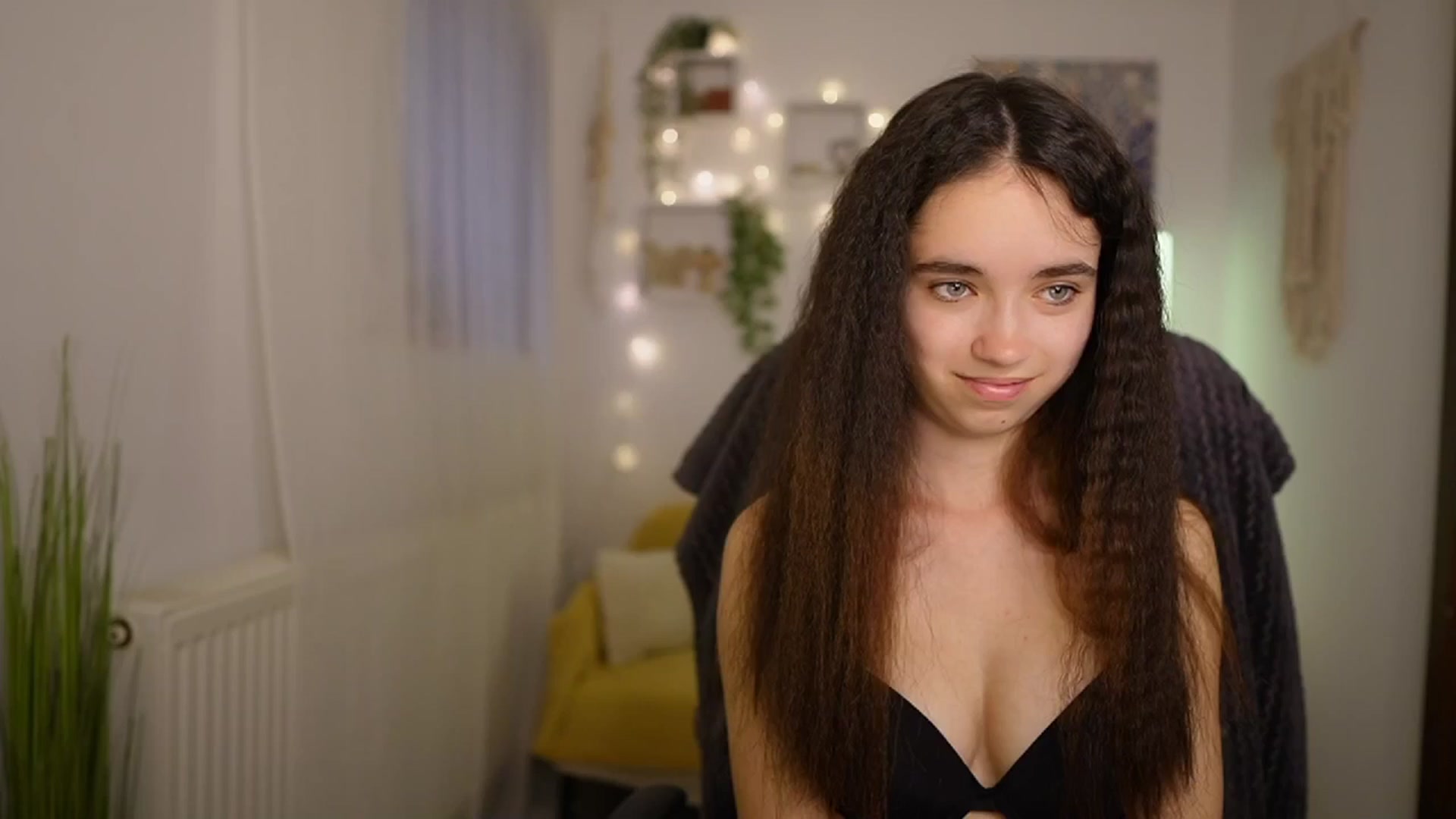 Gallery image thumbnail from Gia_Paige18's myfreecams stream on, 05/17/2024, 11:26 image 6 of 20