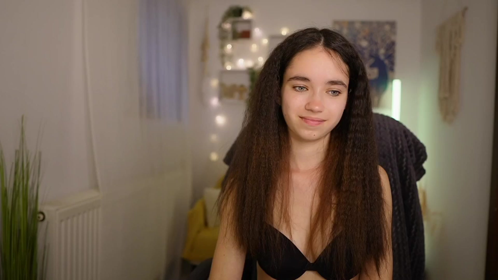 Gallery image thumbnail from Gia_Paige18's myfreecams stream on, 05/17/2024, 11:26 image 12 of 20