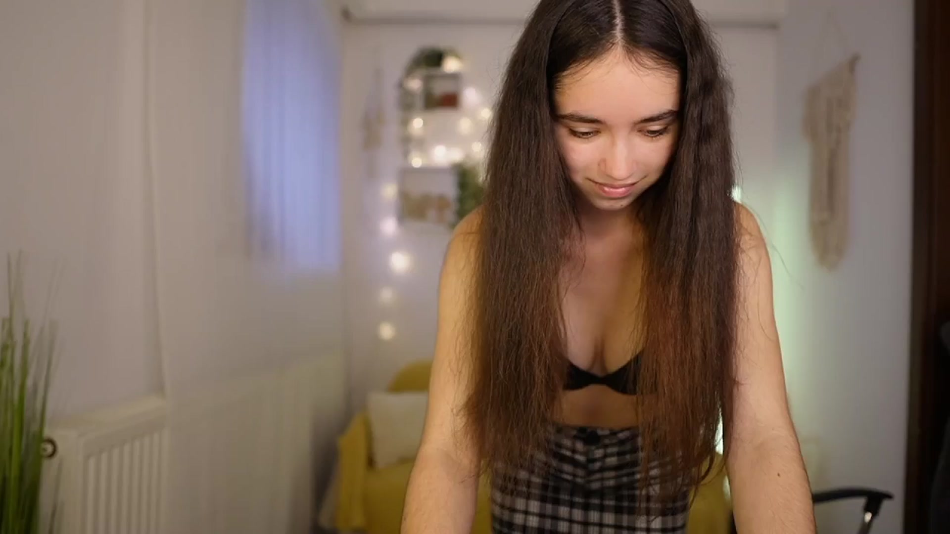 Gallery image thumbnail from Gia_Paige18's myfreecams stream on, 05/19/2024, 09:30 image 8 of 20