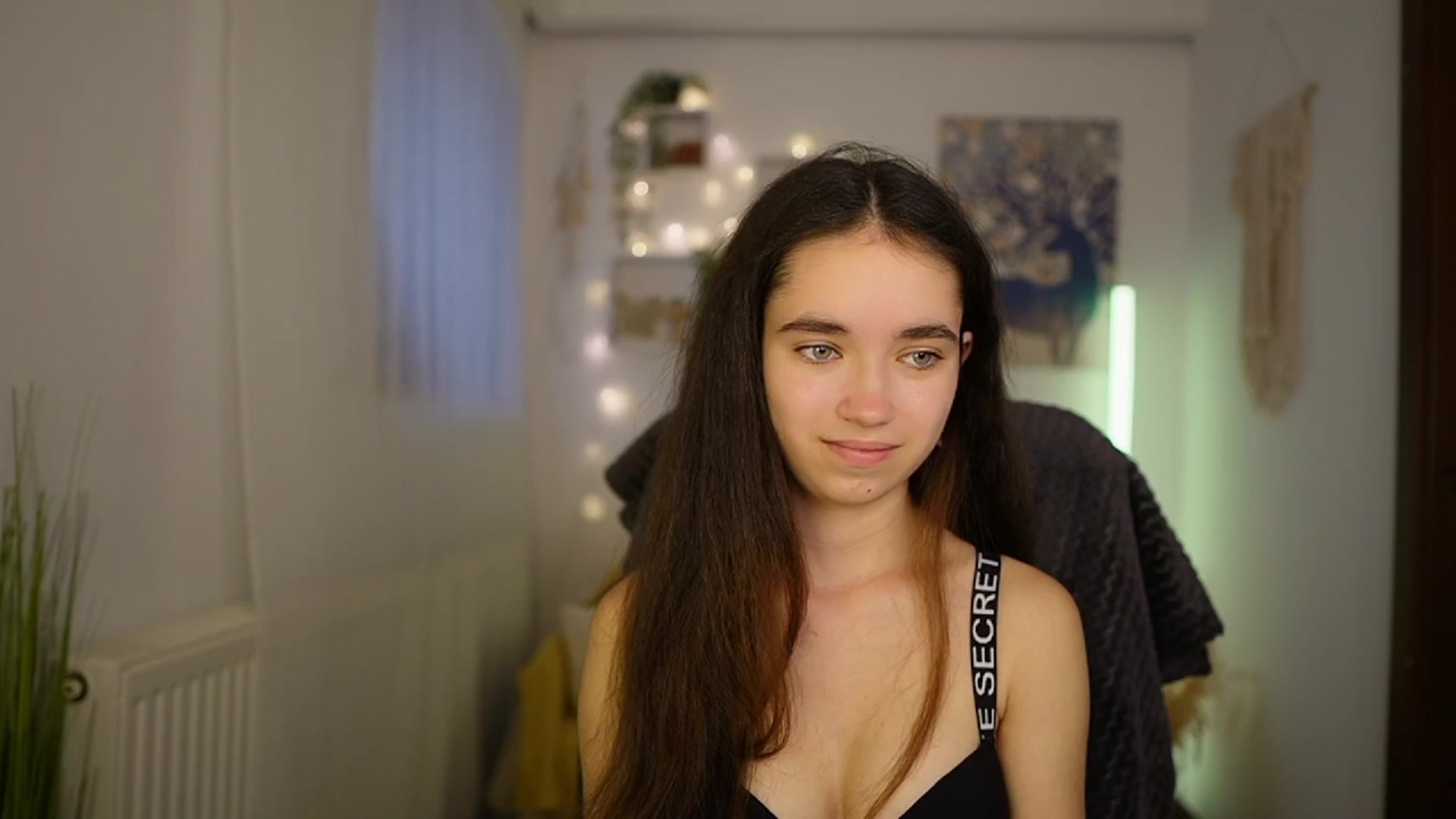 Gallery image thumbnail from Gia_Paige18's myfreecams stream on, 05/19/2024, 11:57 image 5 of 20