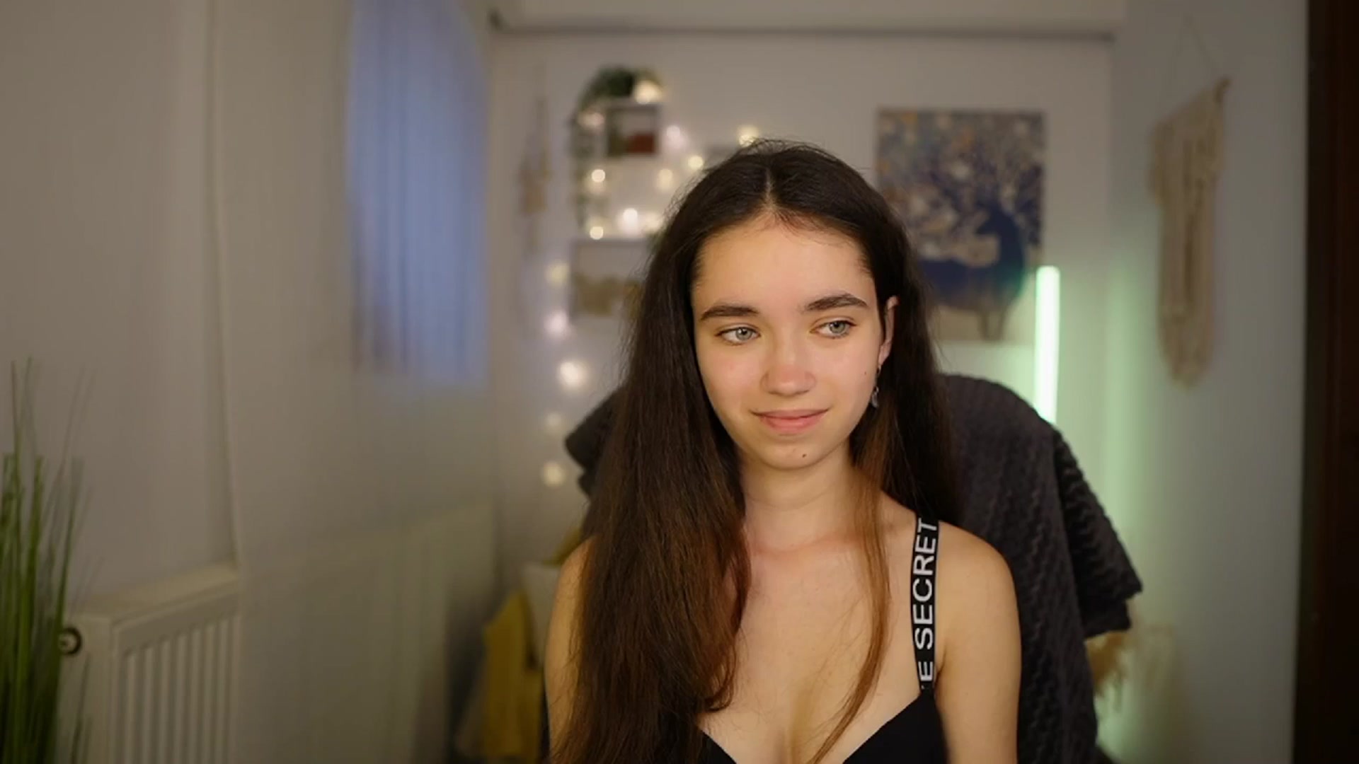 Gallery image thumbnail from Gia_Paige18's myfreecams stream on, 05/19/2024, 11:57 image 6 of 20