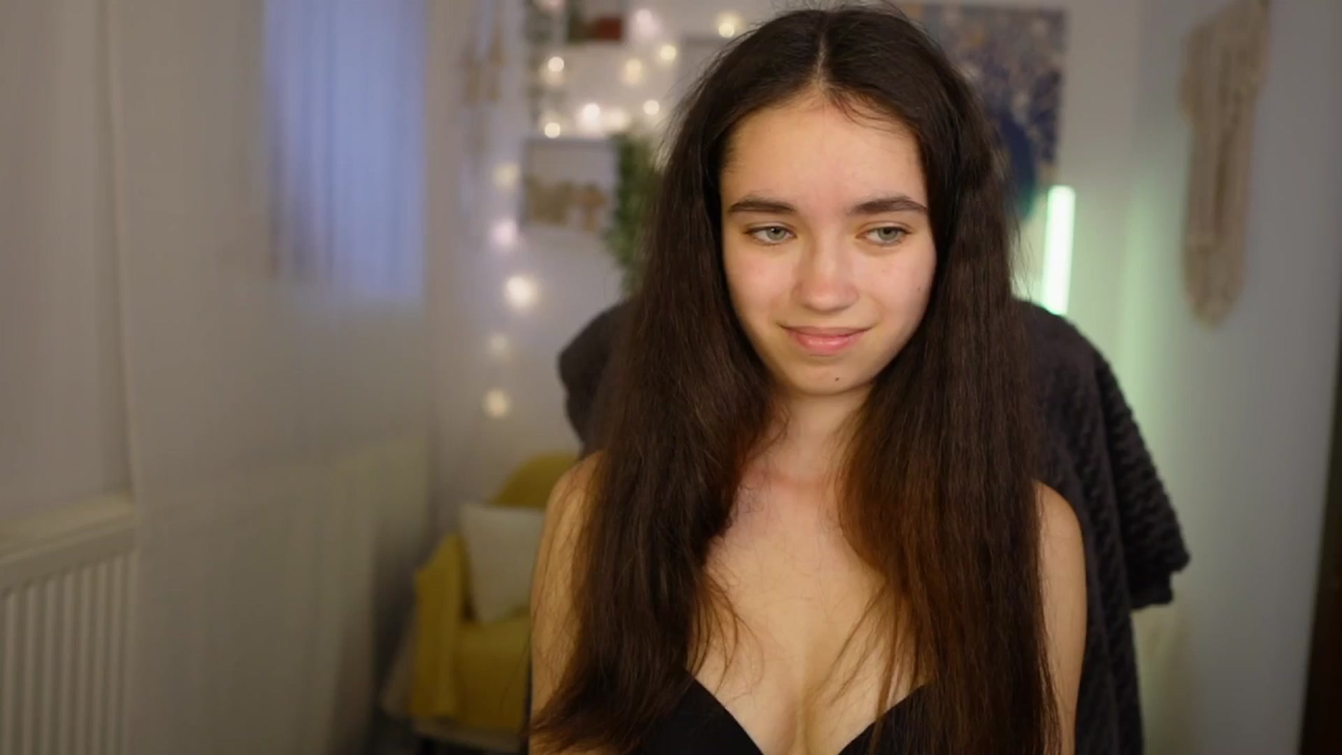 Gallery image thumbnail from Gia_Paige18's myfreecams stream on, 05/19/2024, 13:28 image 20 of 20