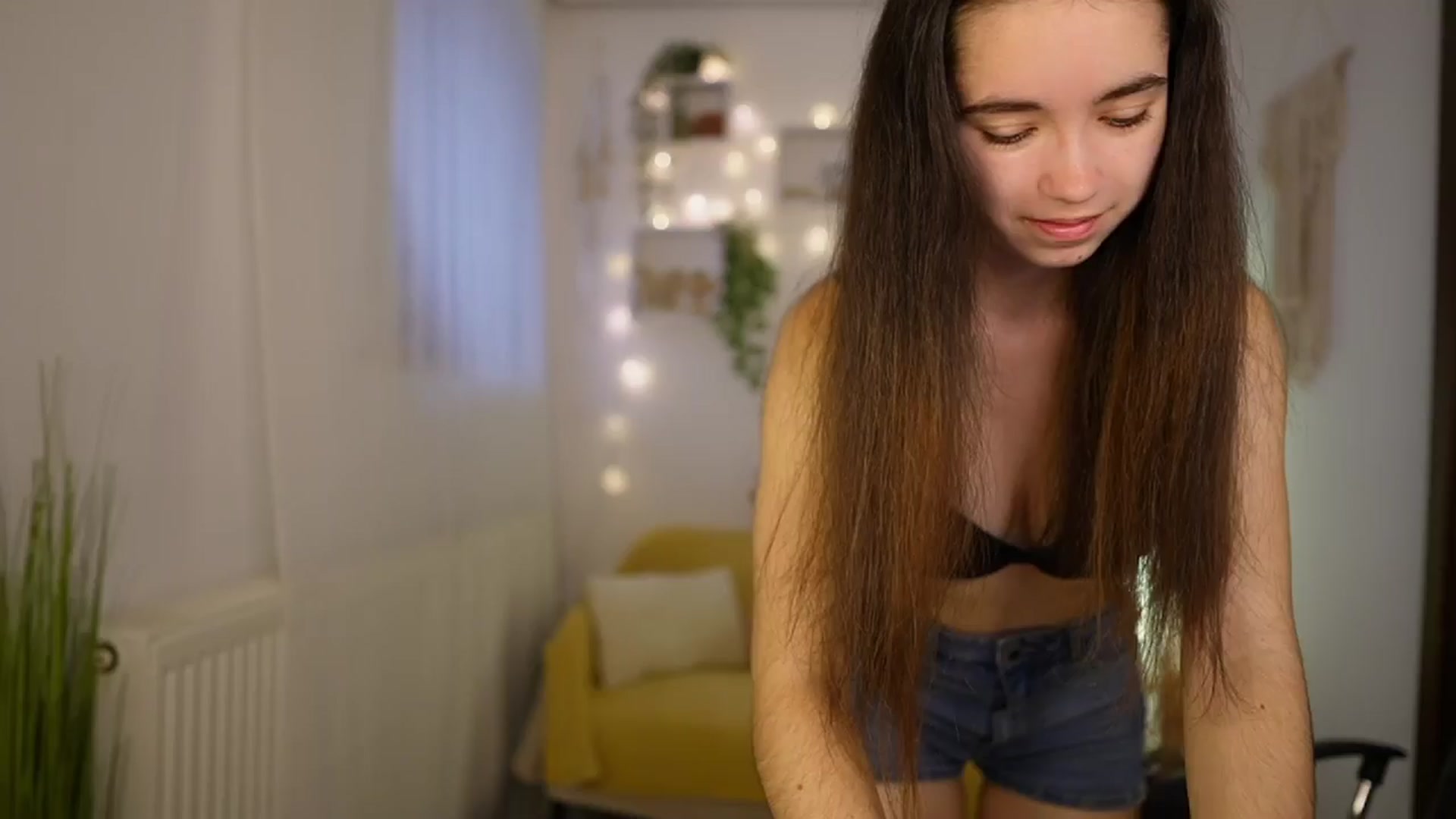 Gallery image thumbnail from Gia_Paige18's myfreecams stream on, 05/20/2024, 08:23 image 9 of 20