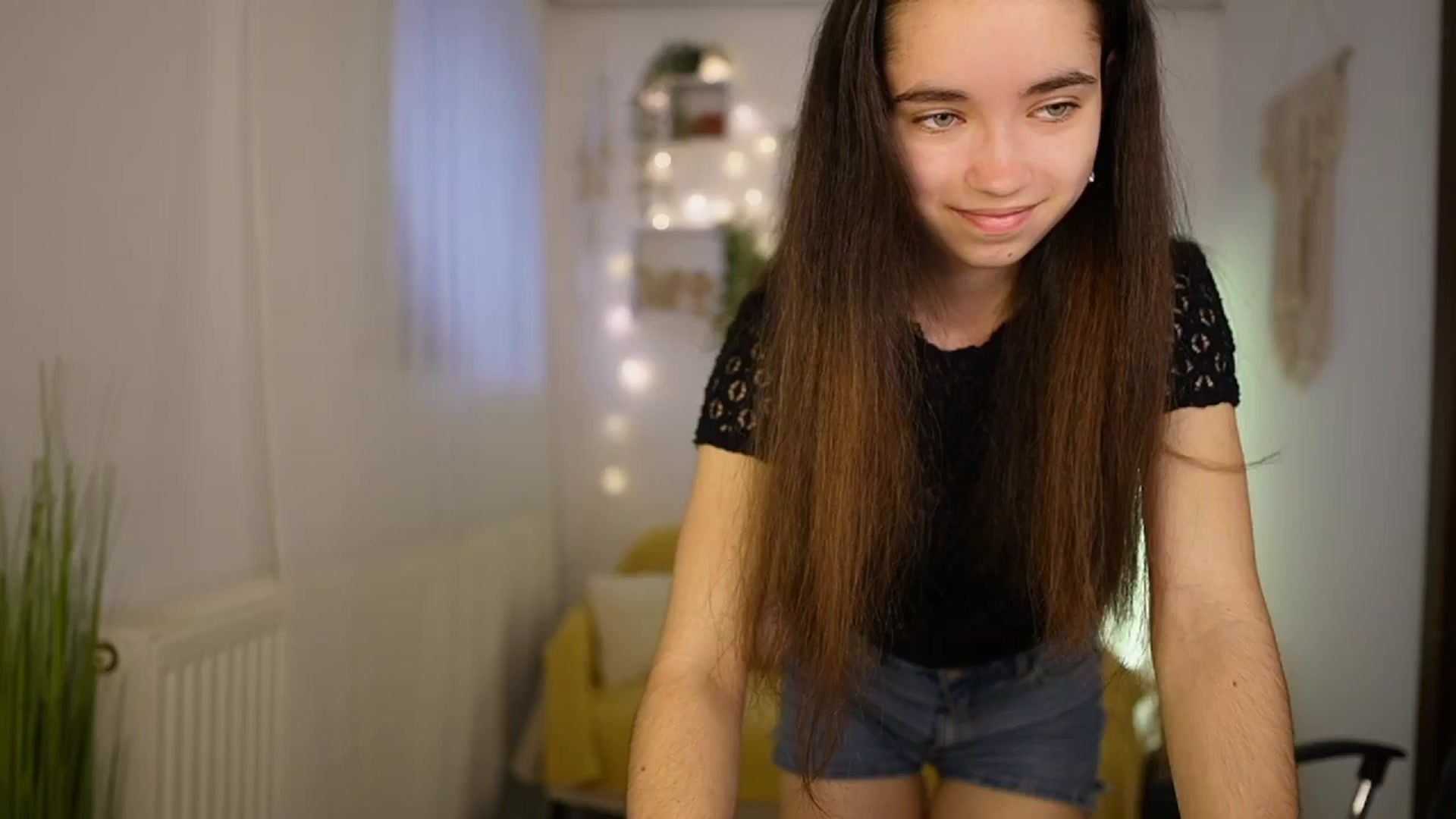 Gallery image thumbnail from Gia_Paige18's myfreecams stream on, 05/20/2024, 08:23 image 4 of 20
