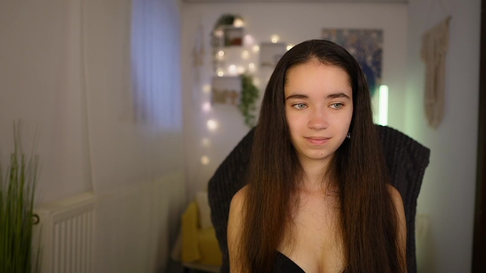 Gallery image thumbnail from Gia_Paige18's myfreecams stream on, 05/20/2024, 08:23 image 14 of 20