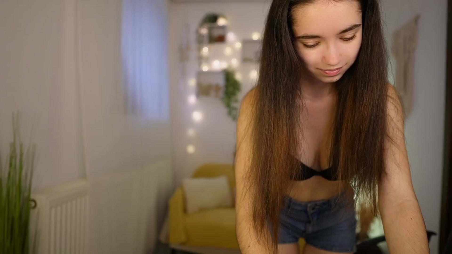 Gallery image thumbnail from Gia_Paige18's myfreecams stream on, 05/20/2024, 08:23 image 8 of 20