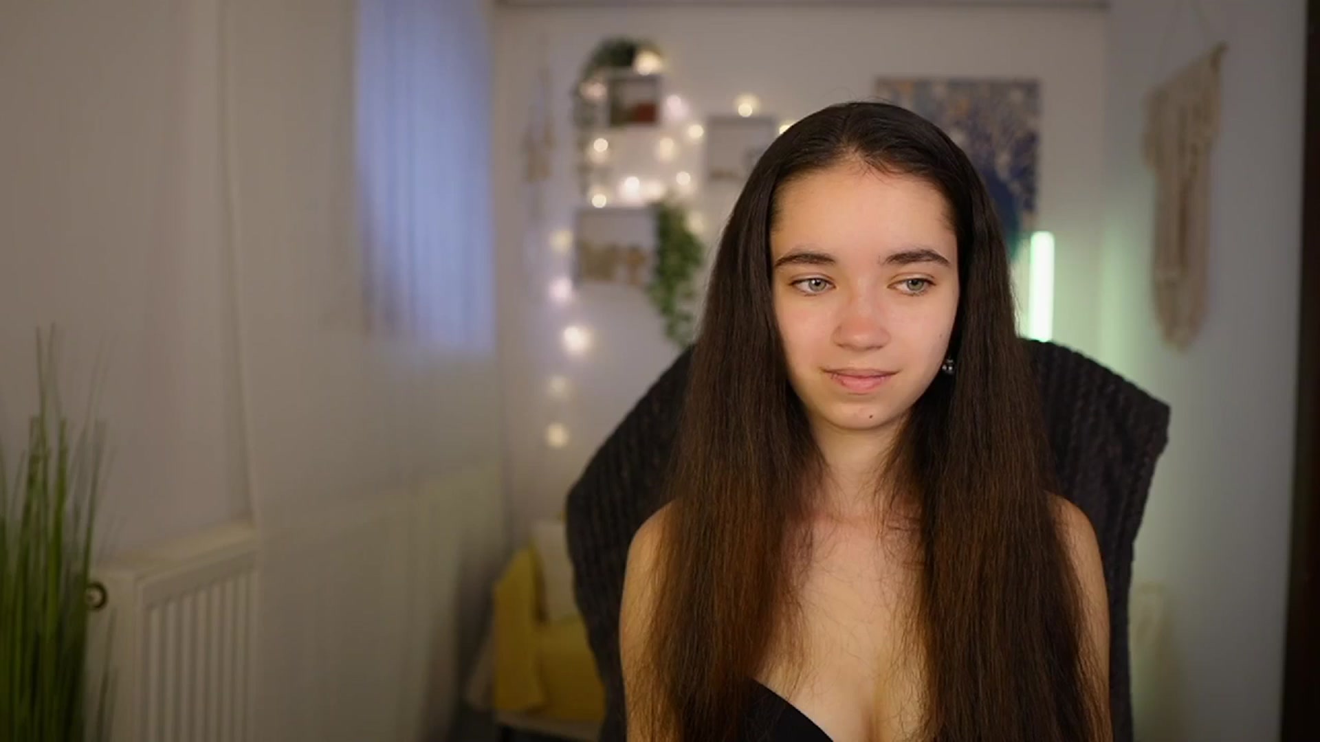 Gallery image thumbnail from Gia_Paige18's myfreecams stream on, 05/20/2024, 08:23 image 16 of 20