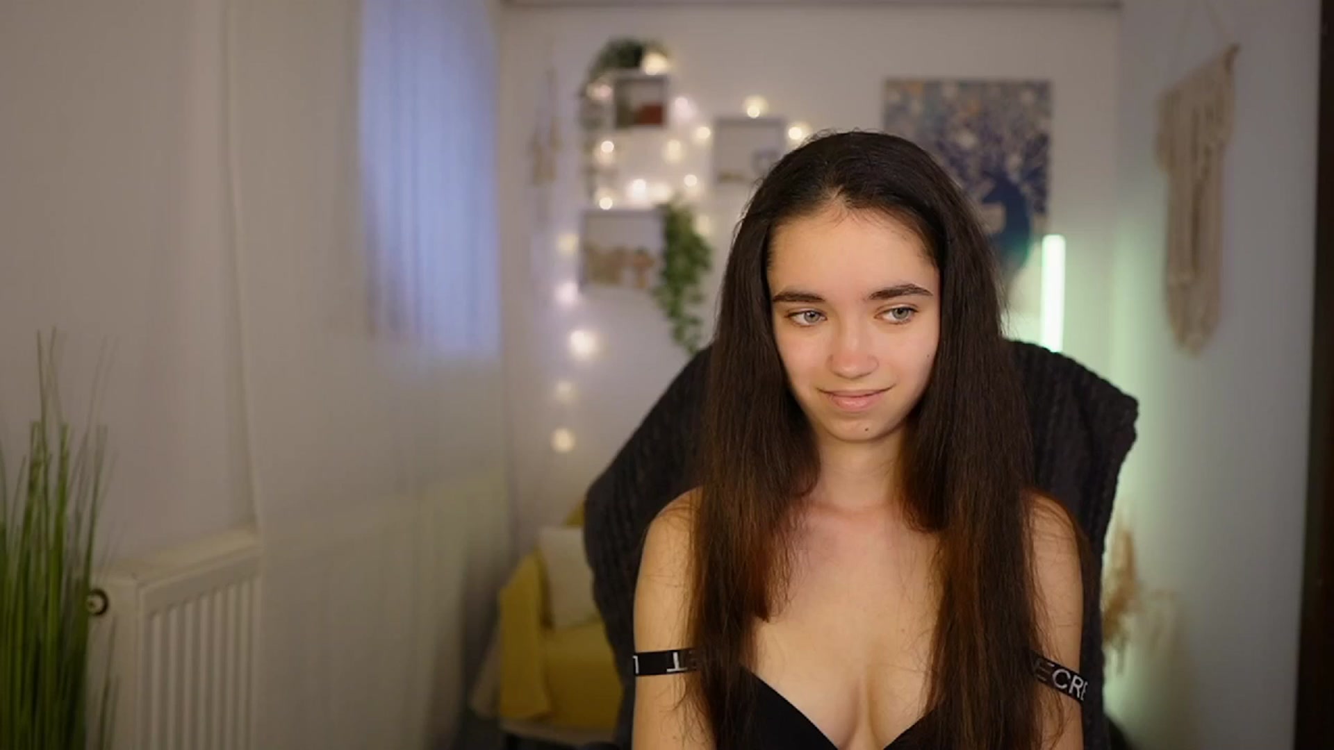 Gallery image thumbnail from Gia_Paige18's myfreecams stream on, 05/20/2024, 11:21 image 3 of 20