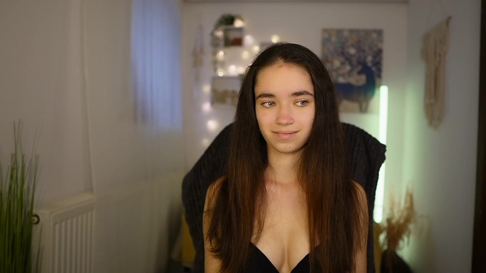 Gallery image thumbnail from Gia_Paige18's myfreecams stream on, 05/20/2024, 11:21 image 1 of 20