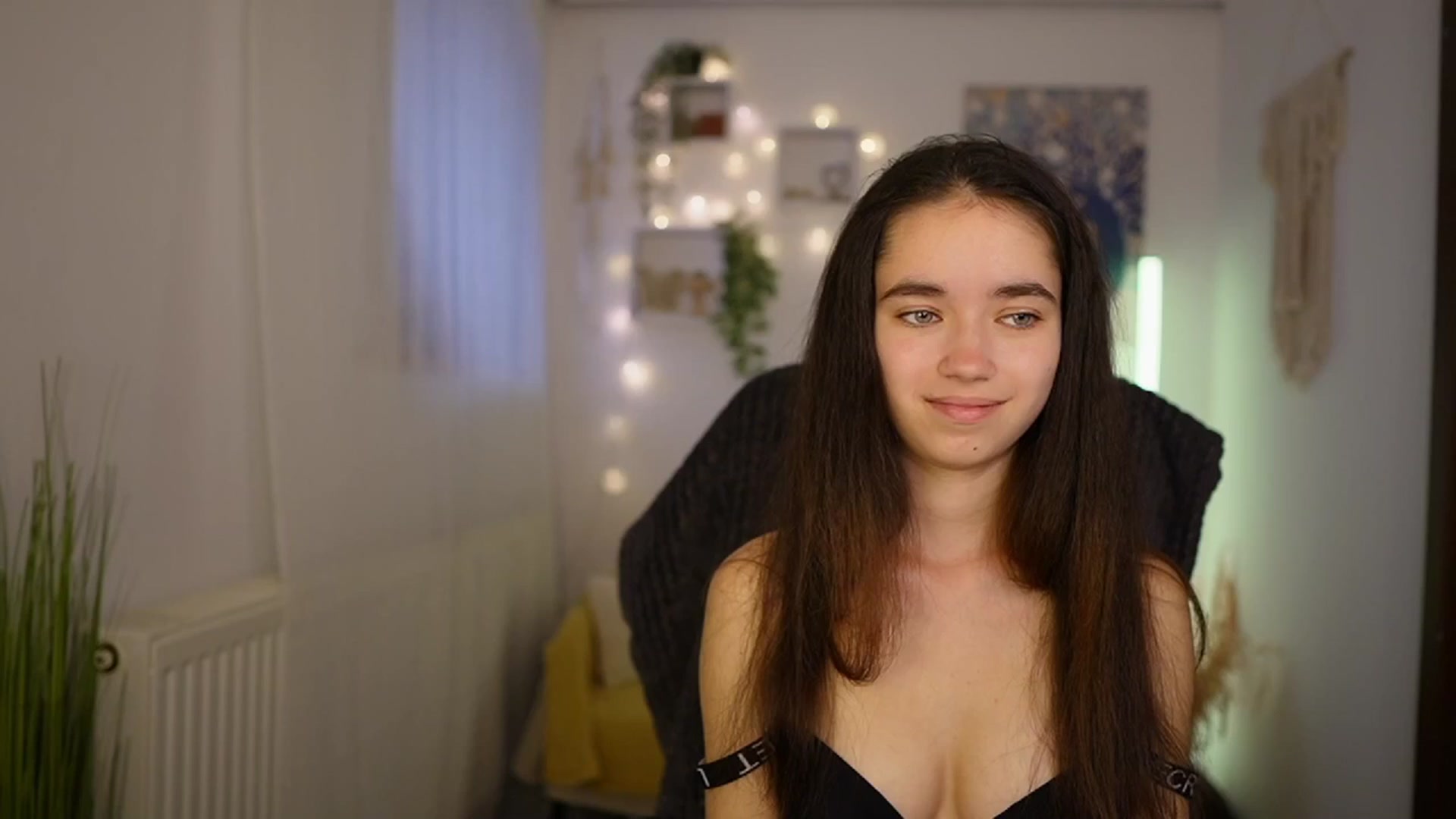Gallery image thumbnail from Gia_Paige18's myfreecams stream on, 05/20/2024, 11:21 image 6 of 20