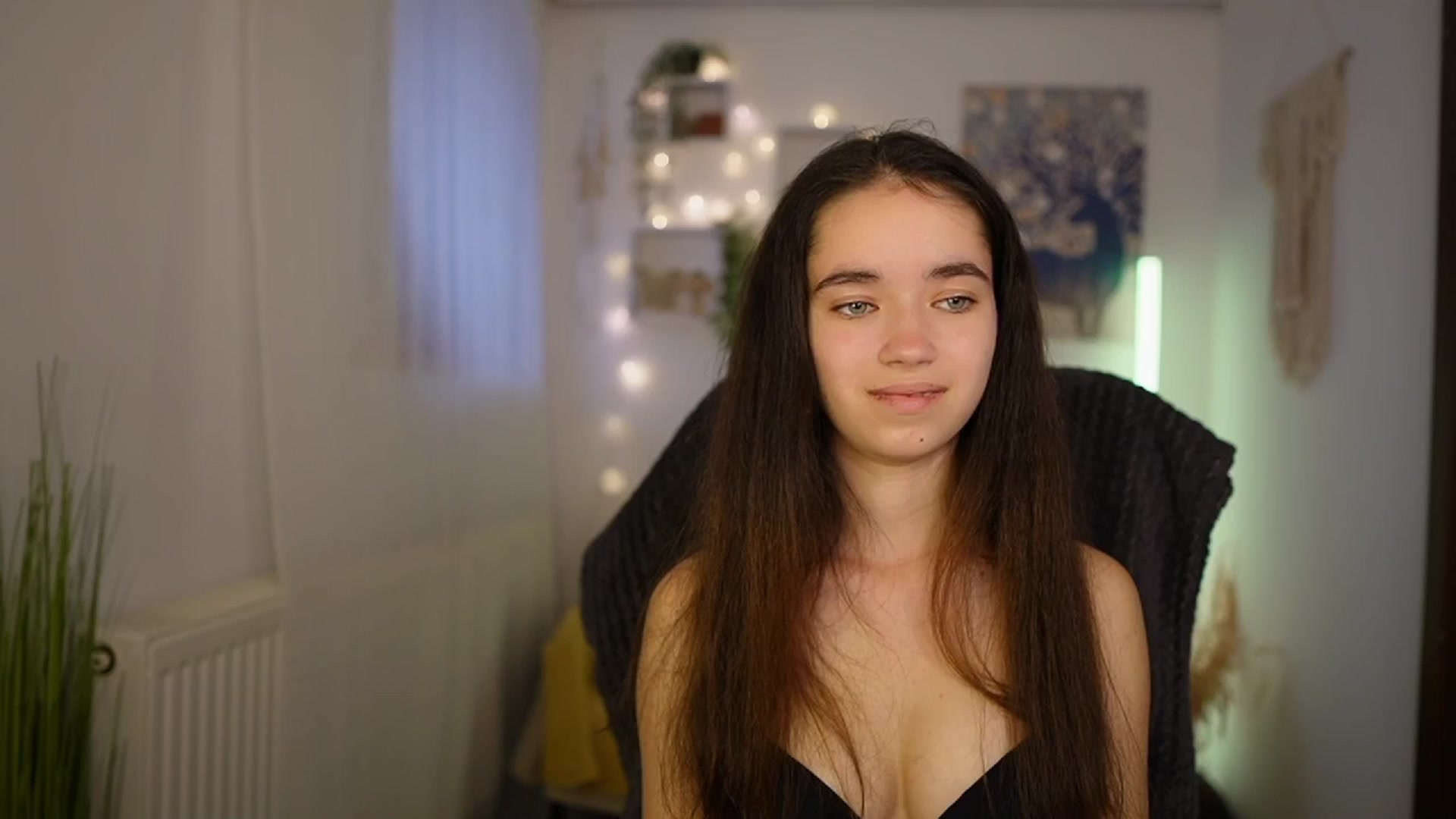 Gallery image thumbnail from Gia_Paige18's myfreecams stream on, 05/20/2024, 12:27 image 16 of 20