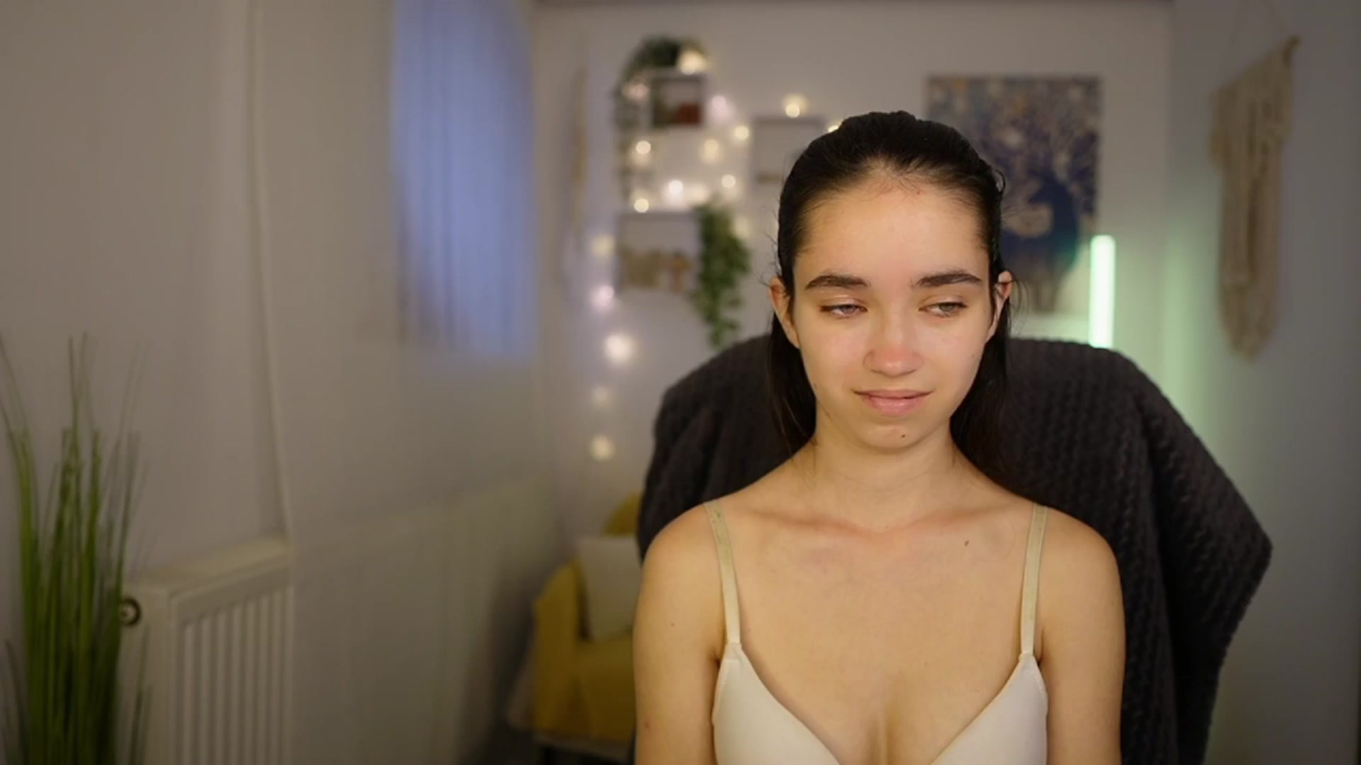 Gallery image thumbnail from Gia_Paige18's myfreecams stream on, 05/26/2024, 10:27 image 18 of 20