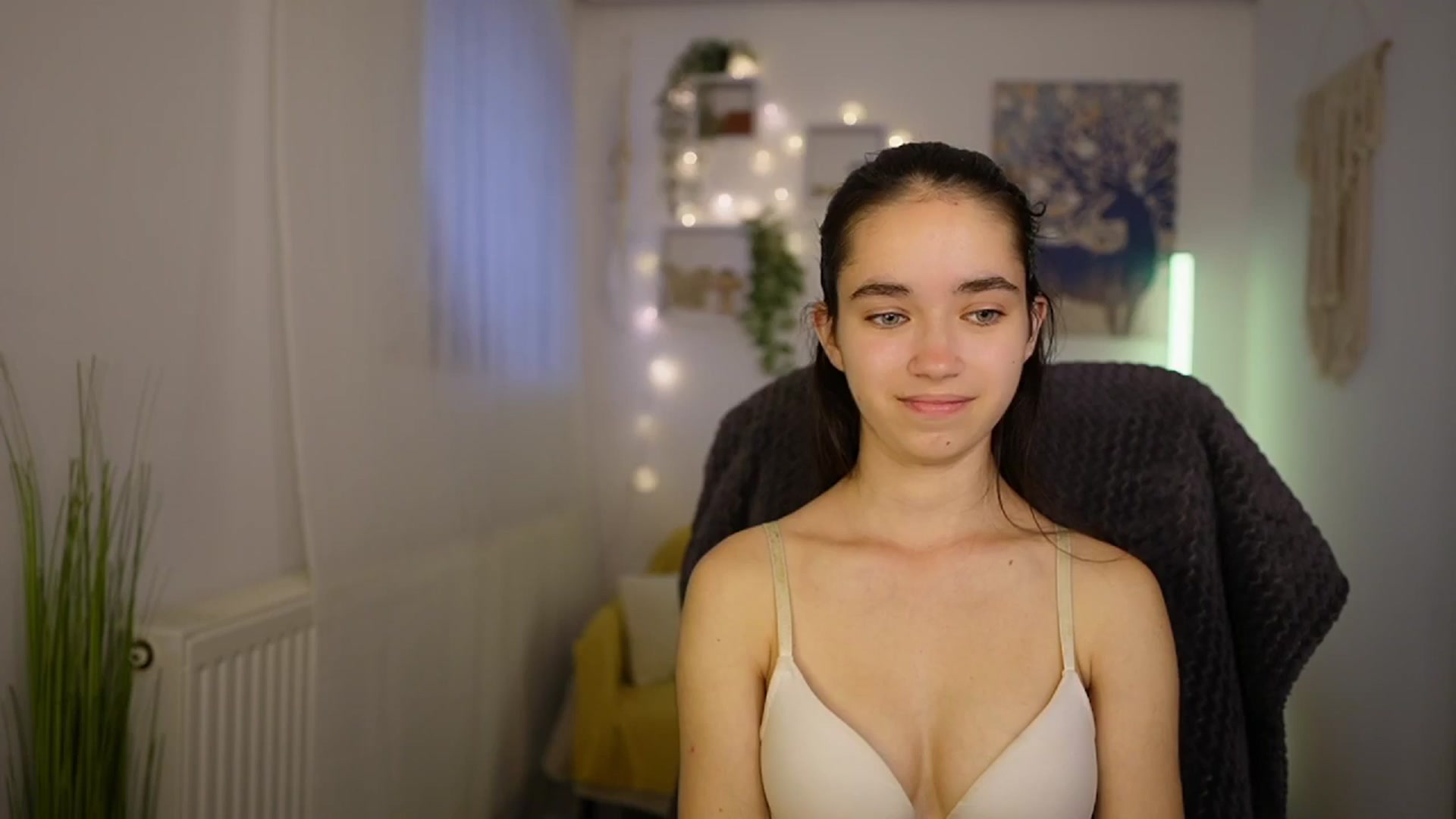 Gallery image thumbnail from Gia_Paige18's myfreecams stream on, 05/26/2024, 12:19 image 9 of 20