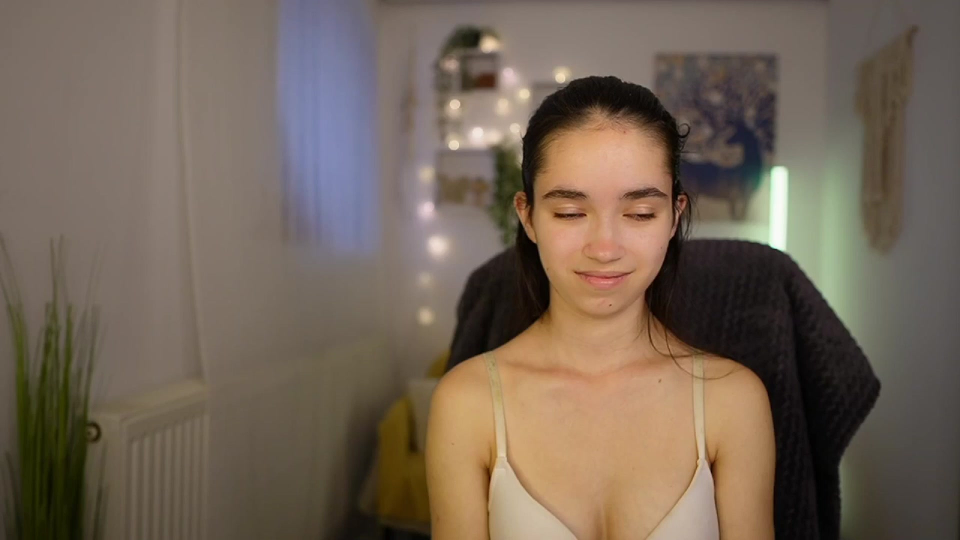 Gallery image thumbnail from Gia_Paige18's myfreecams stream on, 05/26/2024, 12:19 image 15 of 20