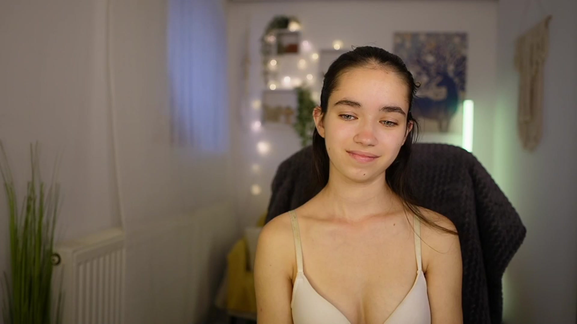 Gallery image thumbnail from Gia_Paige18's myfreecams stream on, 05/26/2024, 12:19 image 16 of 20