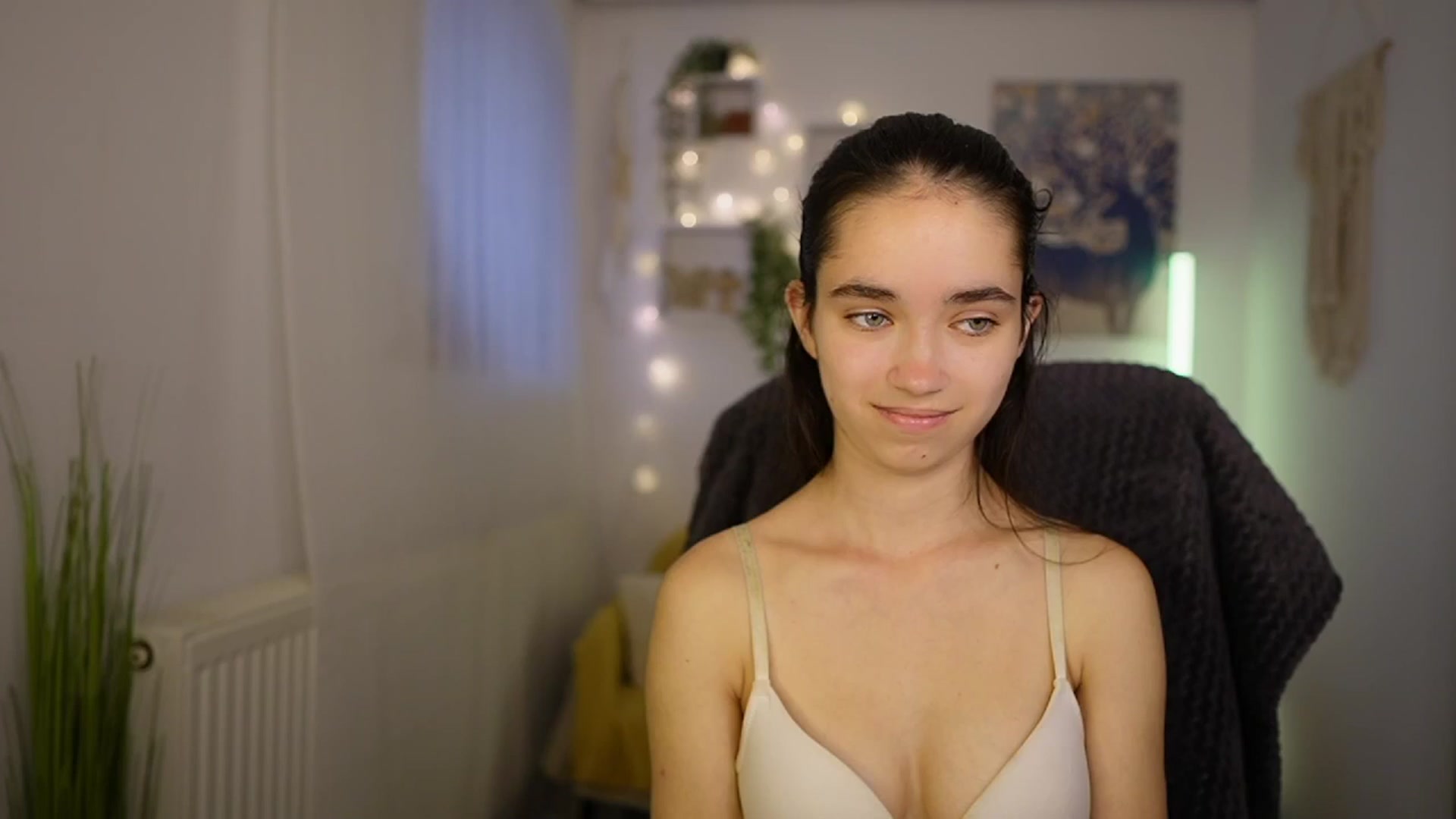 Gallery image thumbnail from Gia_Paige18's myfreecams stream on, 05/26/2024, 12:19 image 12 of 20