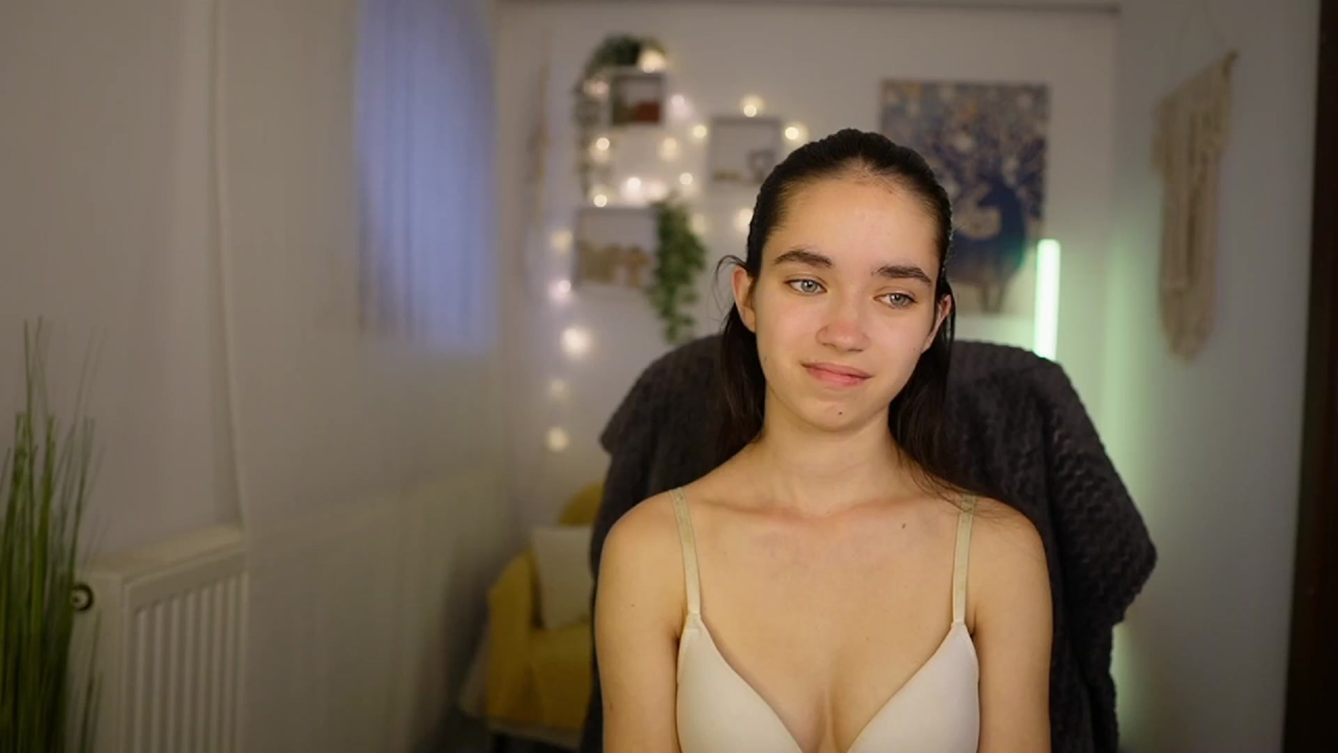 Gallery image thumbnail from Gia_Paige18's myfreecams stream on, 05/26/2024, 16:16 image 19 of 20