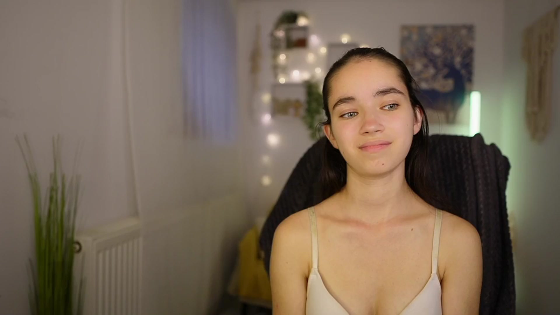 Gallery image thumbnail from Gia_Paige18's myfreecams stream on, 05/26/2024, 17:33 image 13 of 20