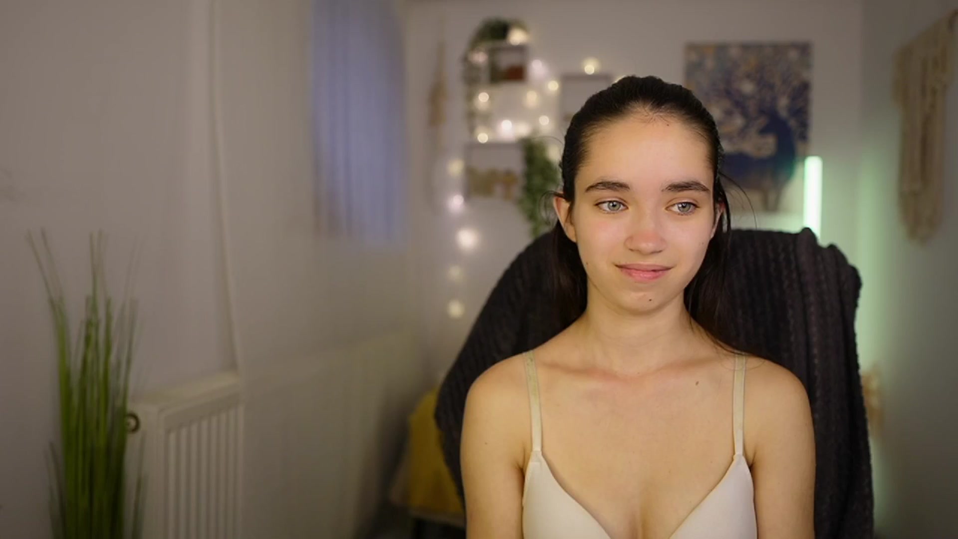 Gallery image thumbnail from Gia_Paige18's myfreecams stream on, 05/26/2024, 17:33 image 12 of 20