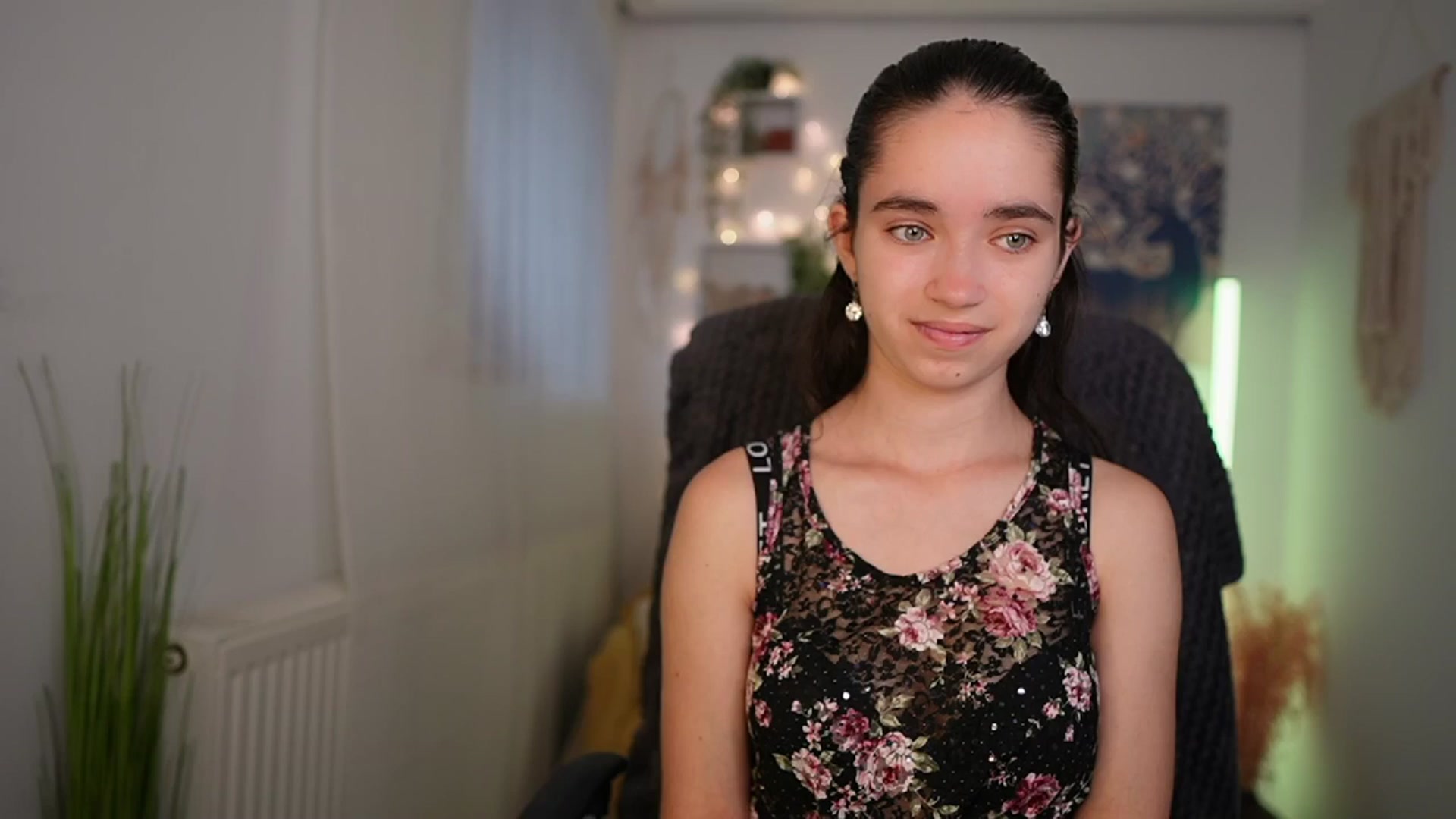 Gallery image thumbnail from Gia_Paige18's myfreecams stream on, 06/03/2024, 08:48 image 15 of 20