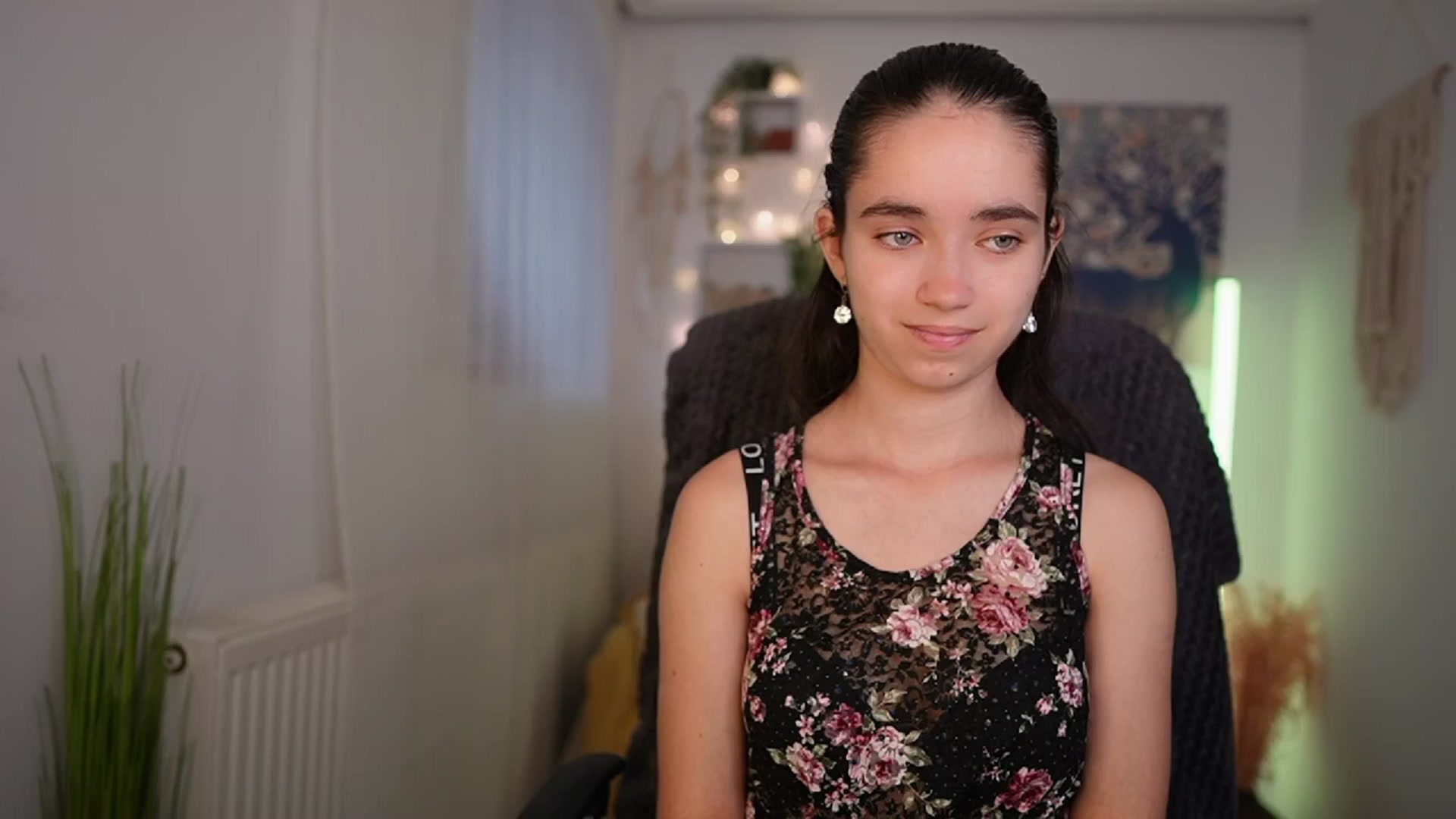 Gallery image thumbnail from Gia_Paige18's myfreecams stream on, 06/03/2024, 08:48 image 11 of 20