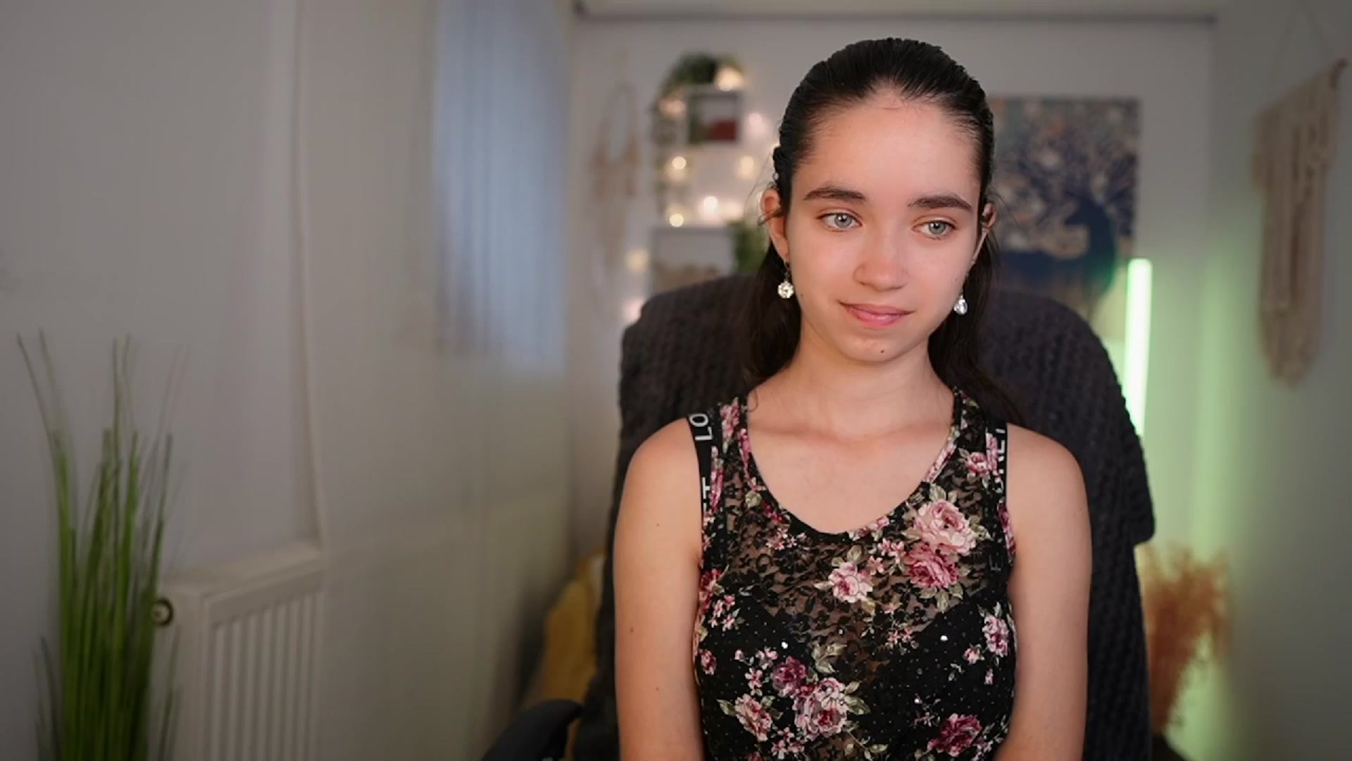 Gallery image thumbnail from Gia_Paige18's myfreecams stream on, 06/03/2024, 08:48 image 17 of 20