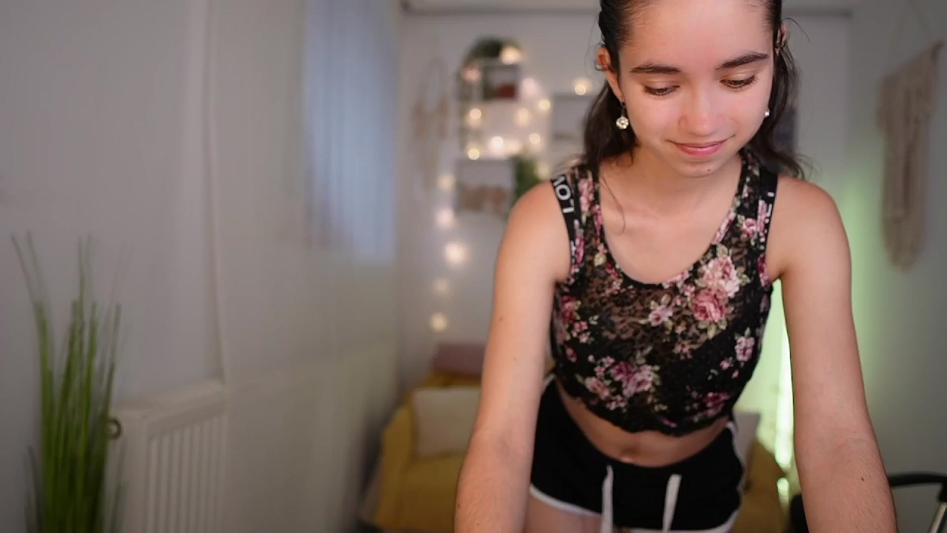Gallery image thumbnail from Gia_Paige18's myfreecams stream on, 06/03/2024, 08:48 image 7 of 20
