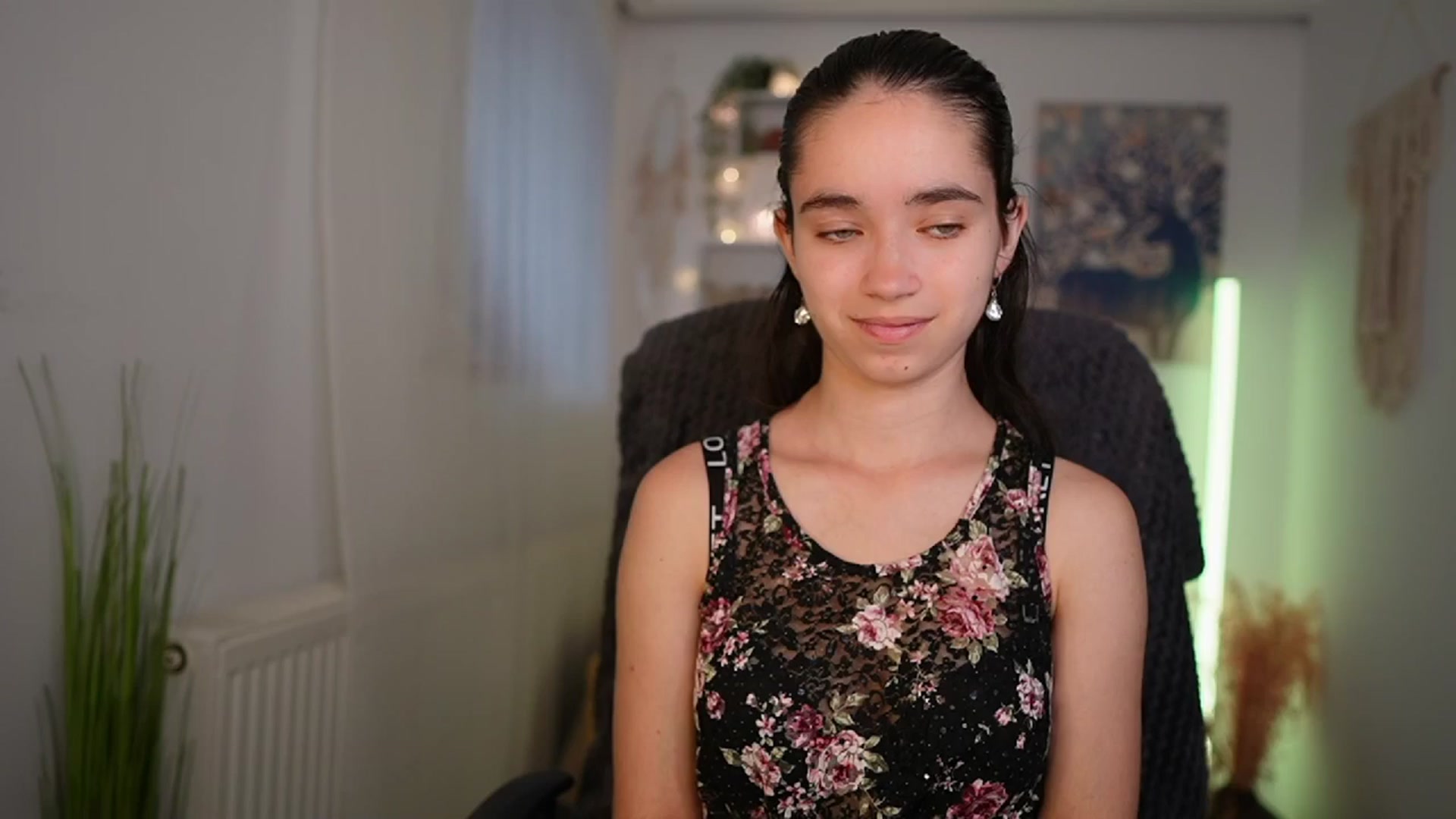 Gallery image thumbnail from Gia_Paige18's myfreecams stream on, 06/03/2024, 08:48 image 1 of 20