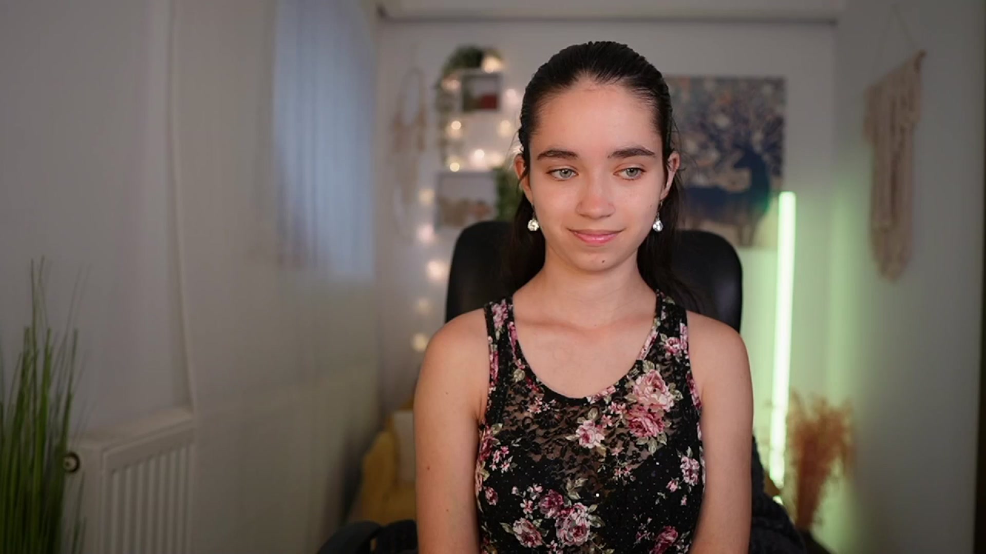 Gallery image thumbnail from Gia_Paige18's myfreecams stream on, 06/03/2024, 11:23 image 1 of 20