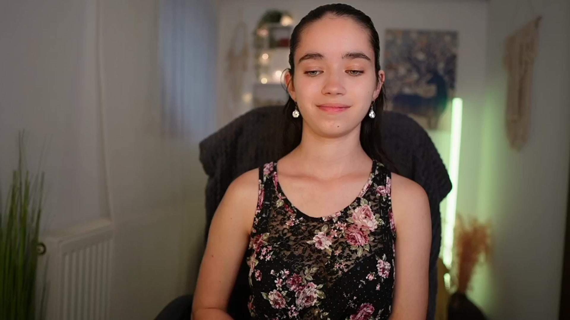 Gallery image thumbnail from Gia_Paige18's myfreecams stream on, 06/03/2024, 13:01 image 4 of 20
