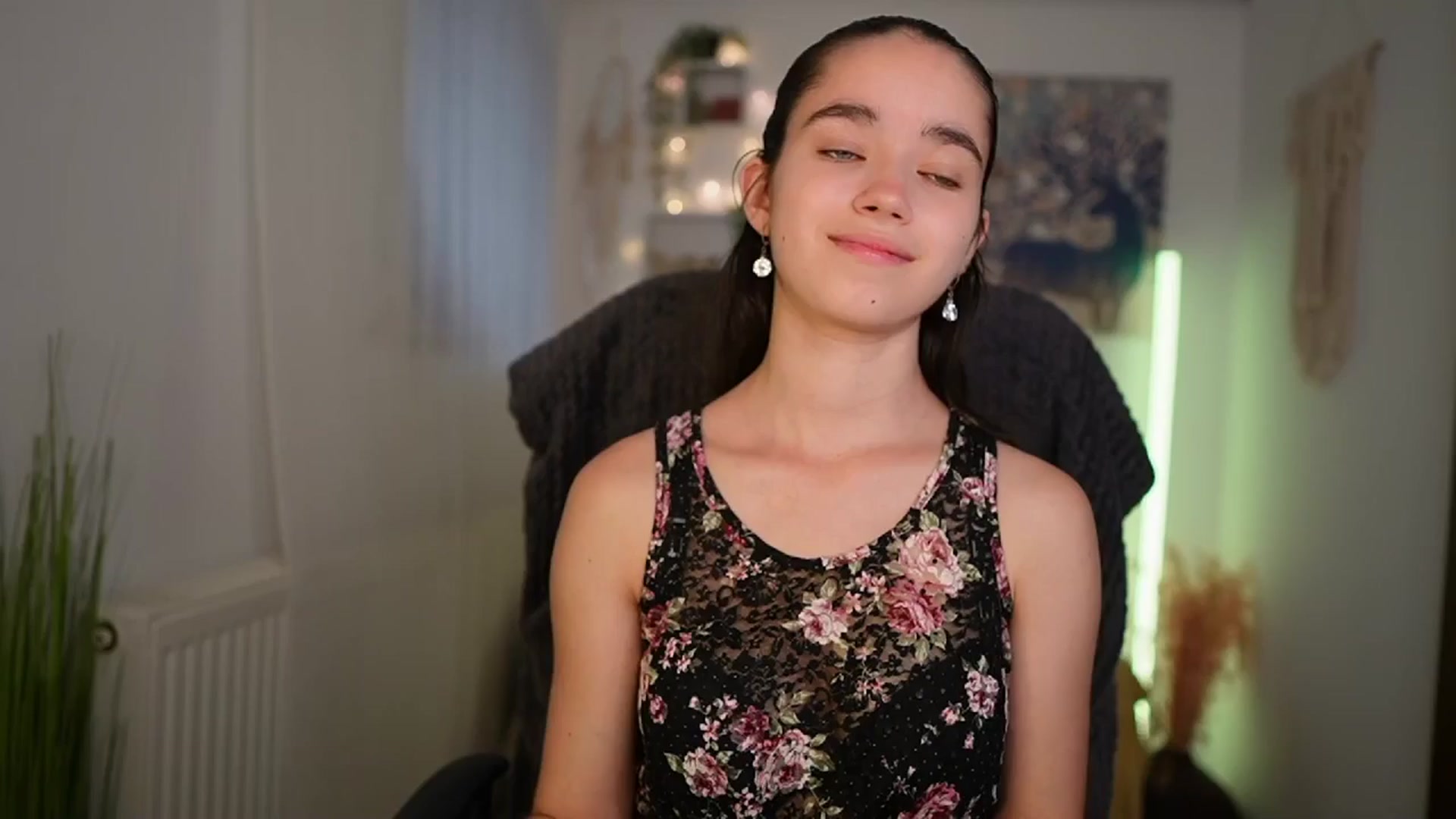 Gallery image thumbnail from Gia_Paige18's myfreecams stream on, 06/03/2024, 13:01 image 3 of 20