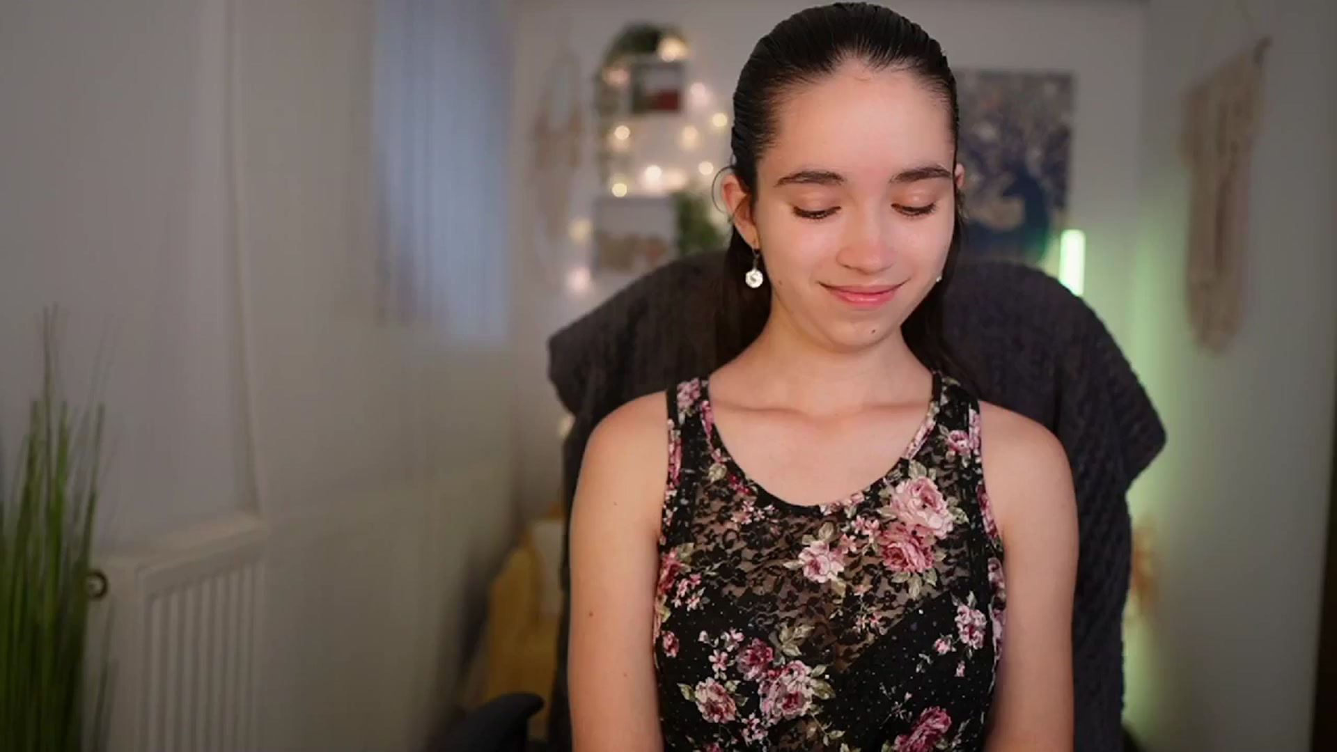 Gallery image thumbnail from Gia_Paige18's myfreecams stream on, 06/03/2024, 13:01 image 2 of 20